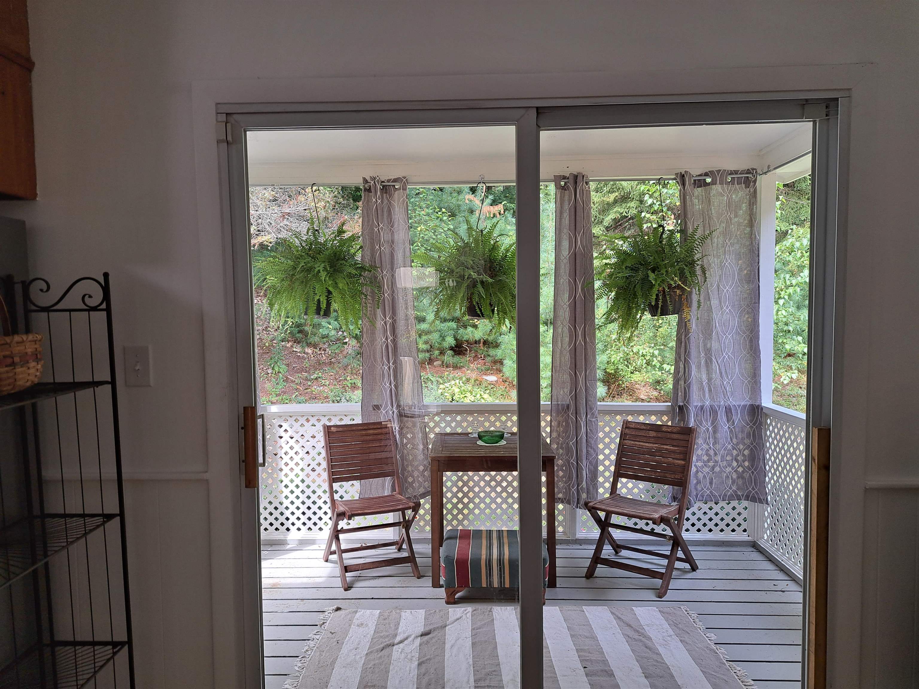 ENCLOSED BACK PORCH 26117114