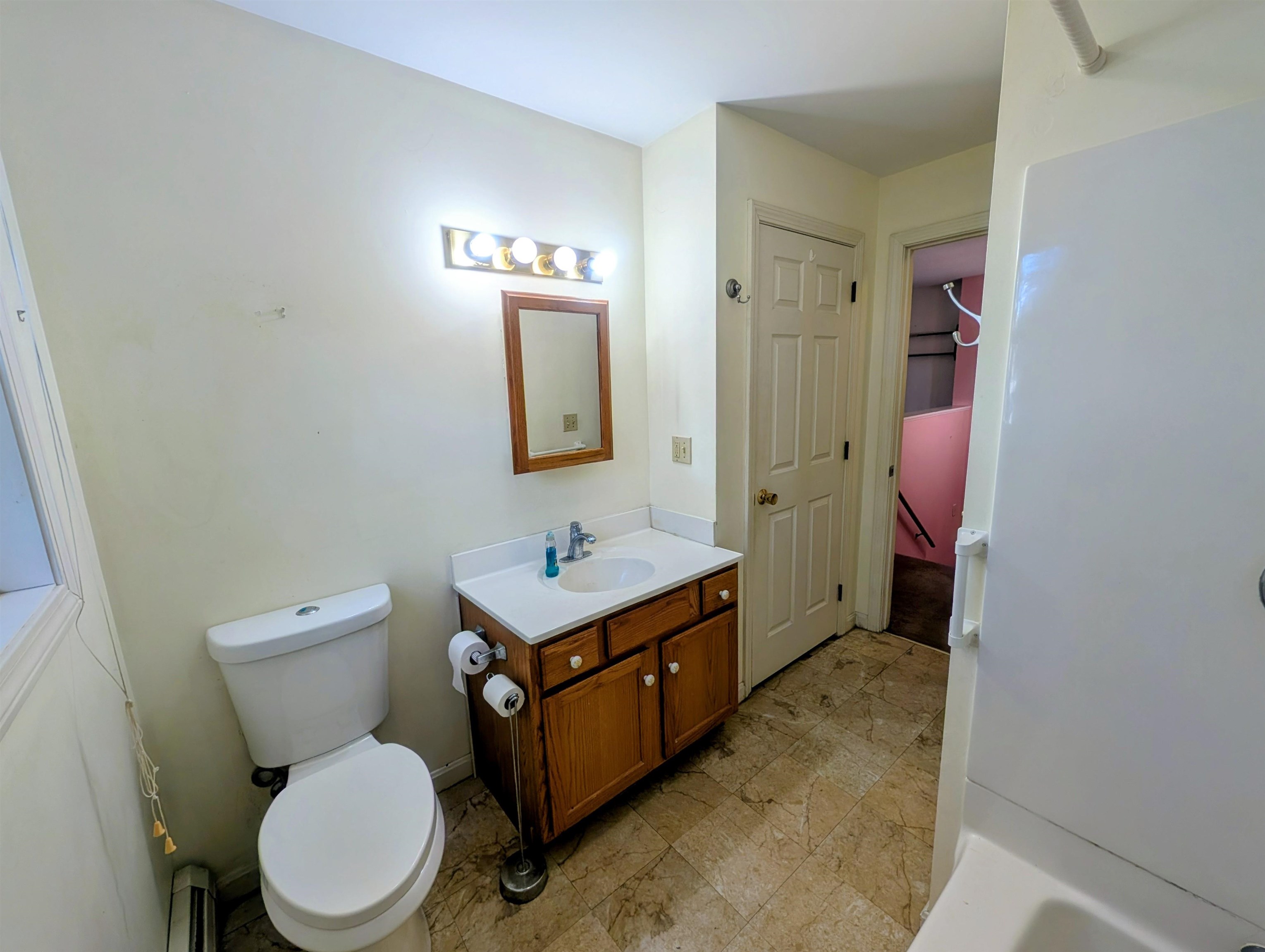 Main Fl. Bathroom 26117865