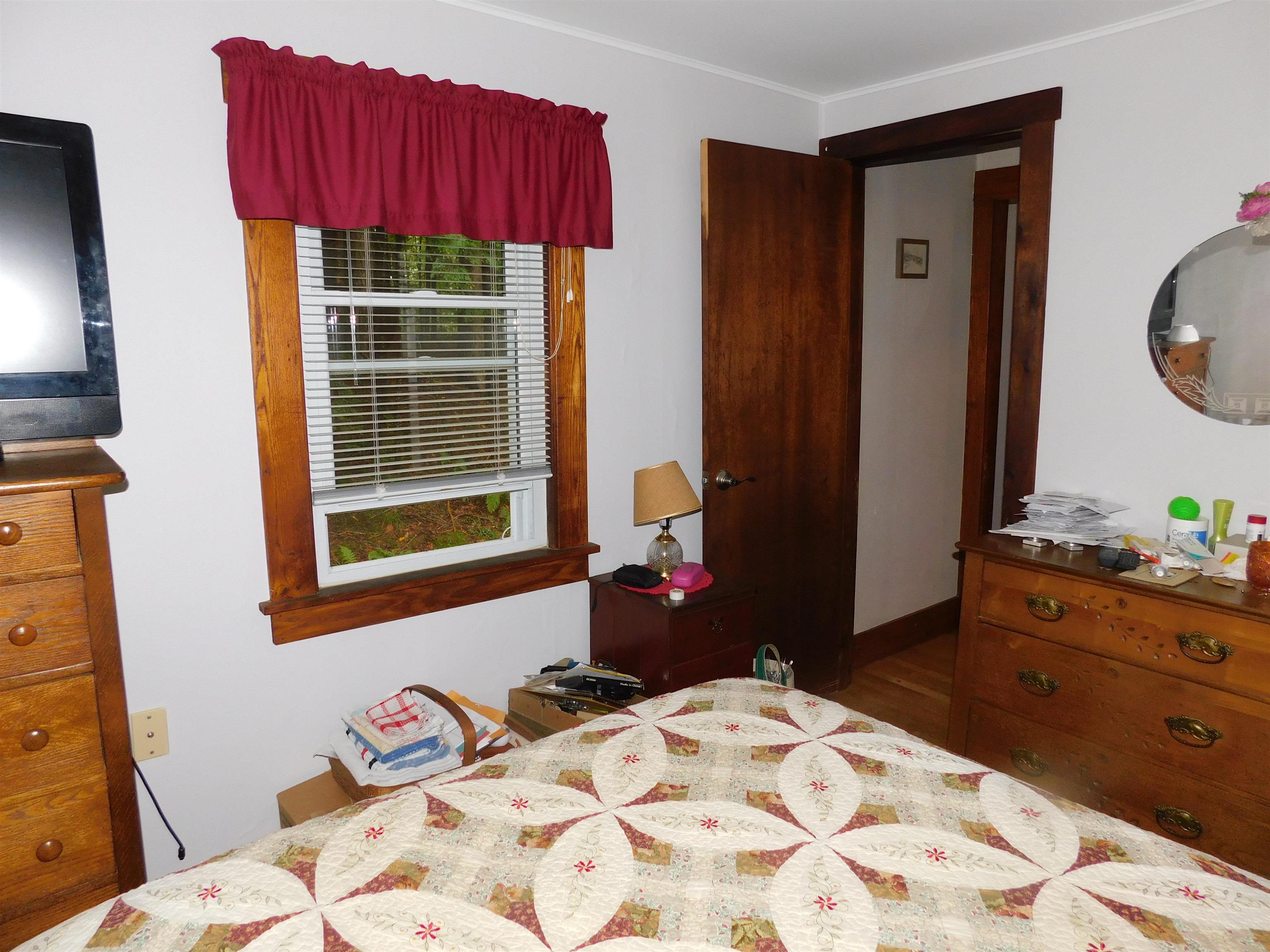 First Floor Bedroom 26139048
