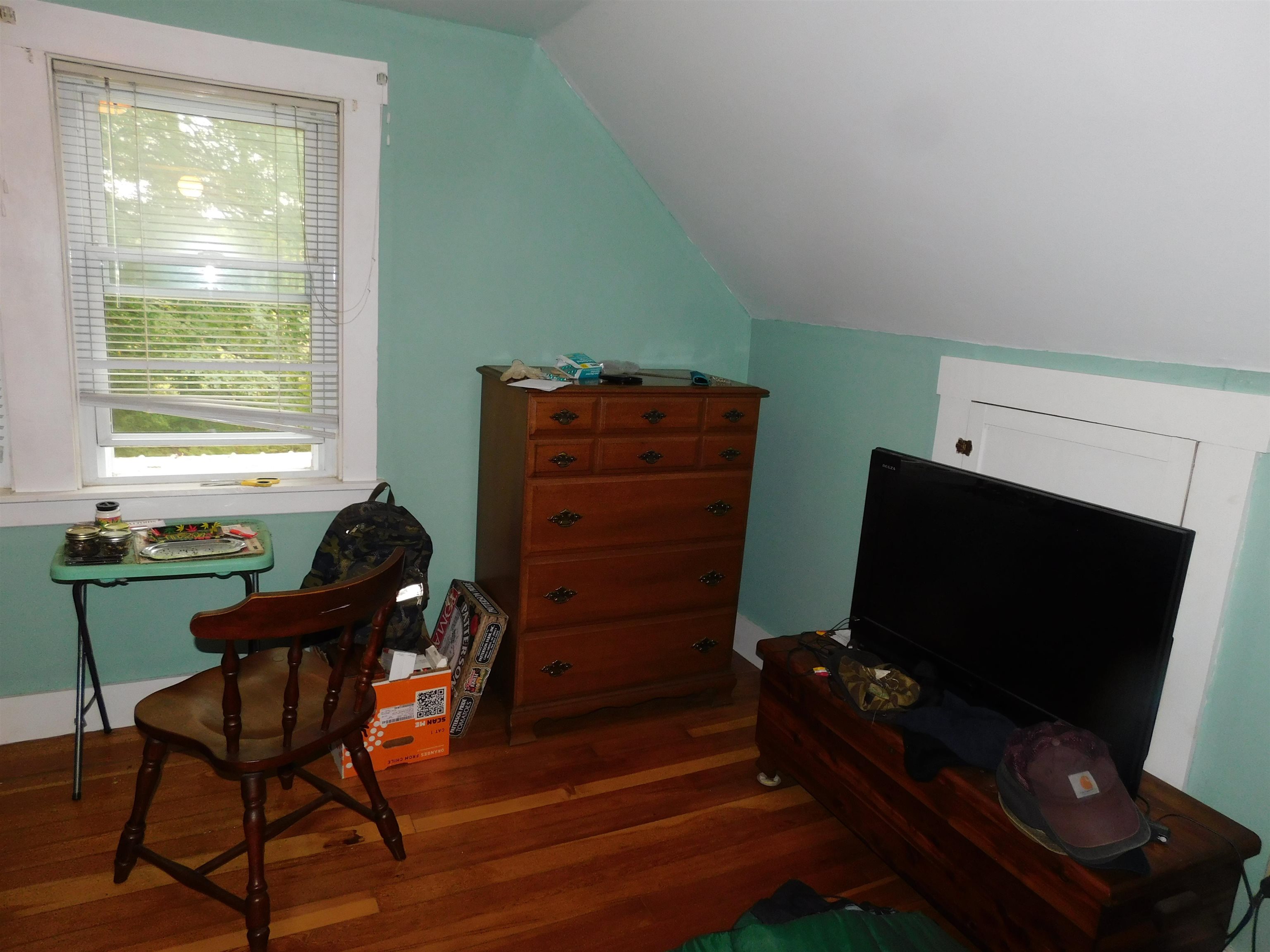 Second floor bedroom 26139023