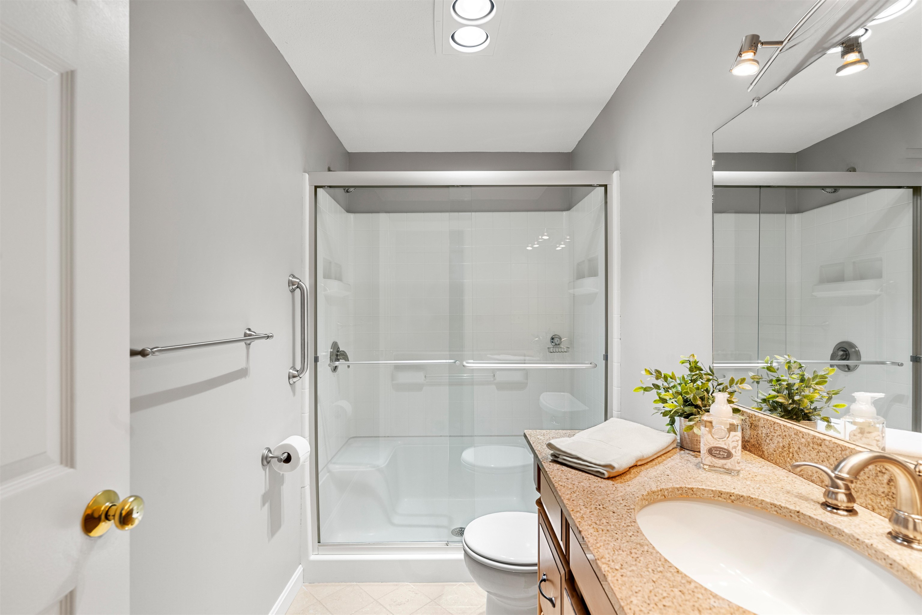 Photo 41 of 51