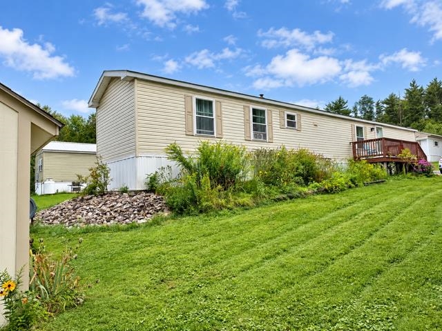 Photo 2 of Manufactured home for sale at 2 Parker Ave, Raymond, NH 03077 | MLS# 5108256 | Listing updated on 2026-10-03