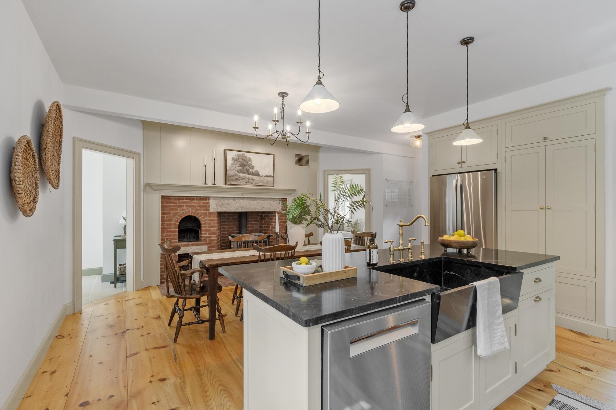 405 Mountain Road, Lyndeborough, NH photo 2