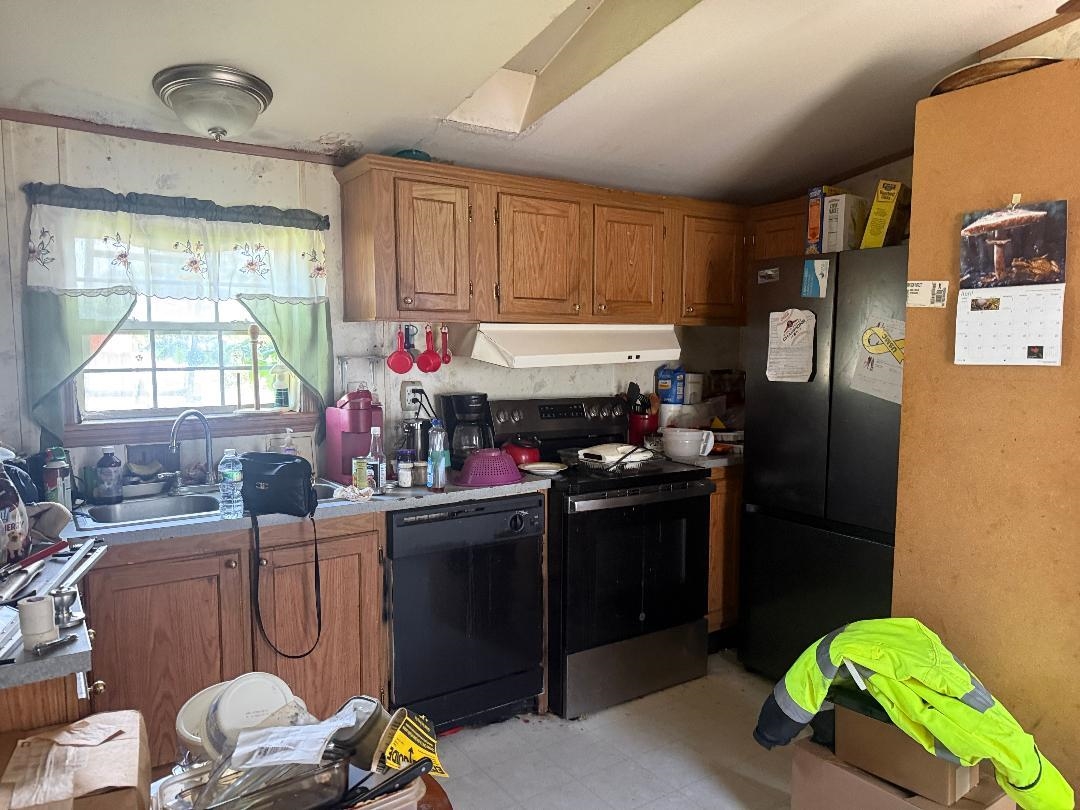 5 Raymond Place, Claremont, NH photo 4
