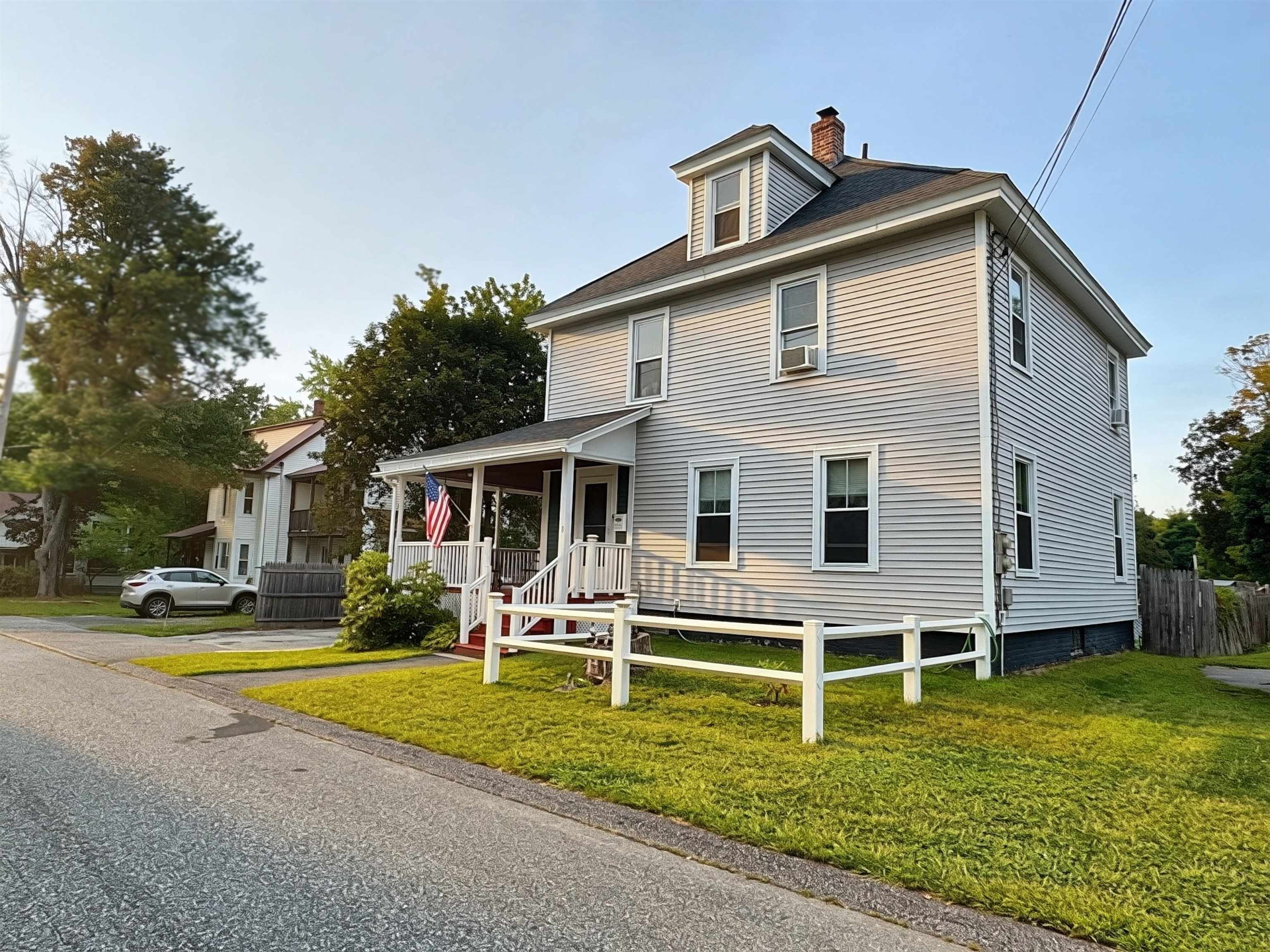 8 Henry Street, Claremont, NH photo 2