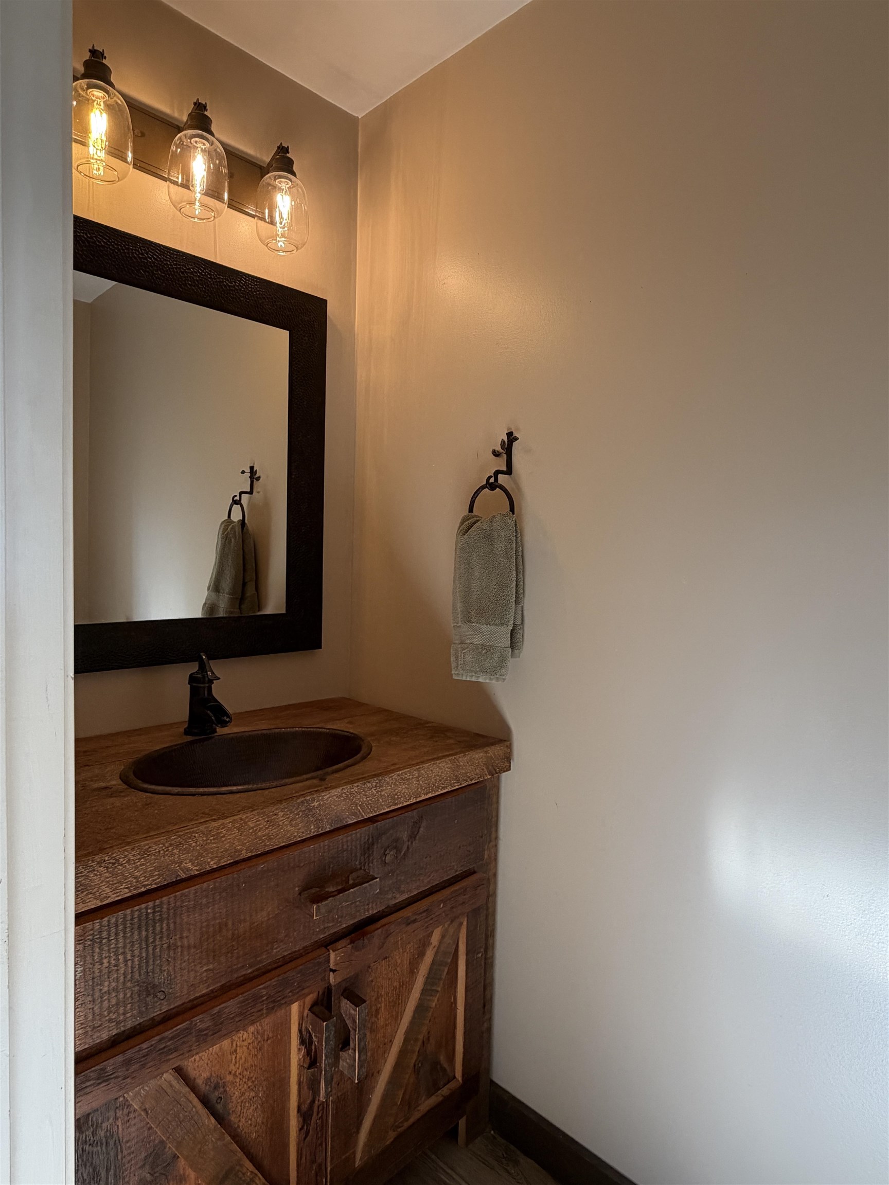 1st Floor Bathroom