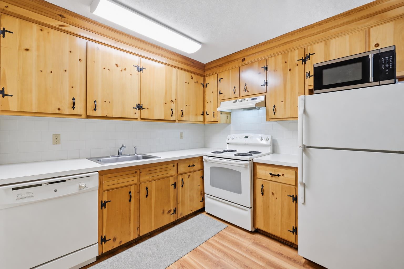 First Floor Kitchen 26217296