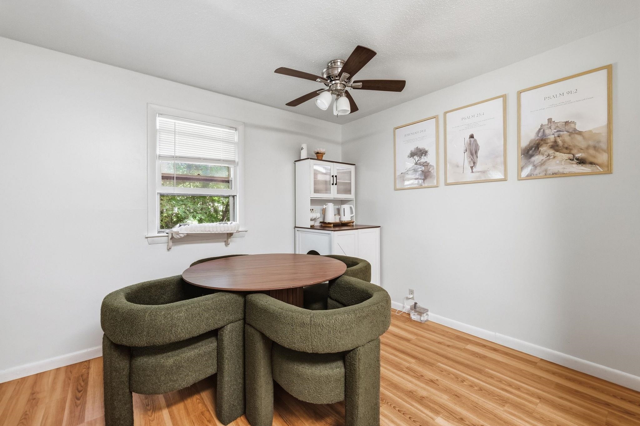 First Floor Kitchen/Dining Area 26217018