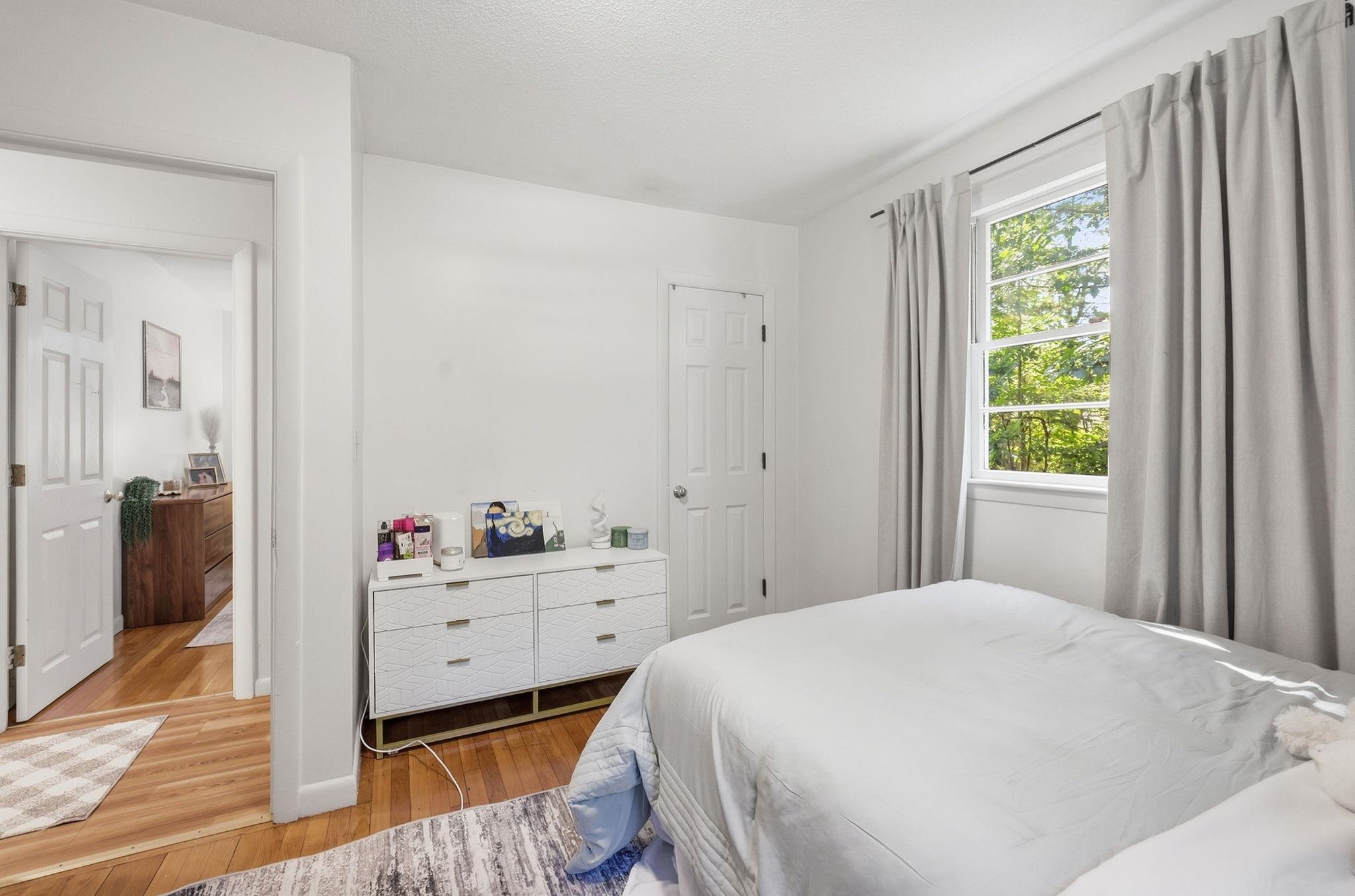 First Floor Bedroom 2 26217112