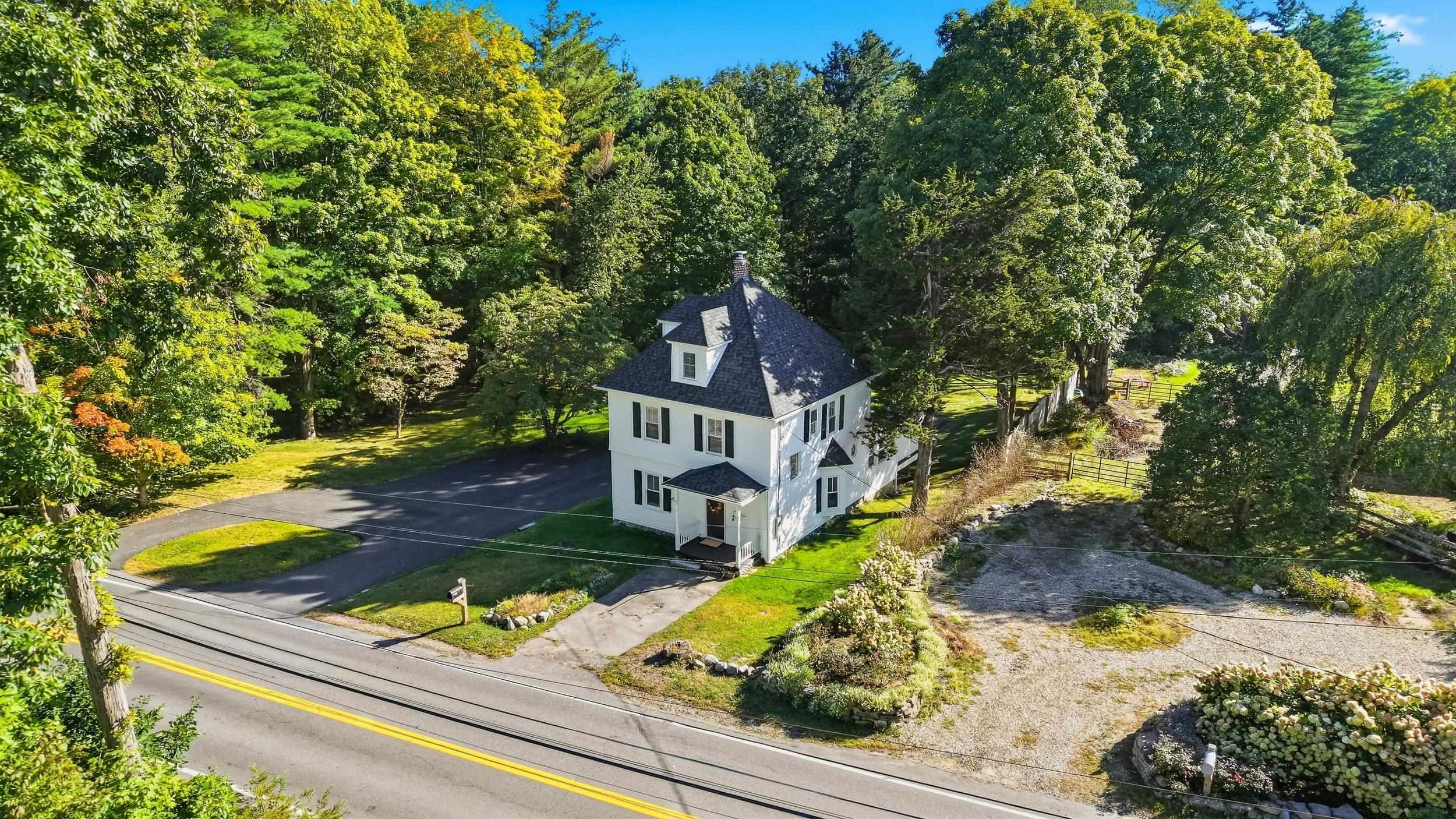 Photo 4 of Single family home for sale at 51 Main St, Atkinson, NH 03811 | MLS# 5108576 | Listing updated on 2026-09-17