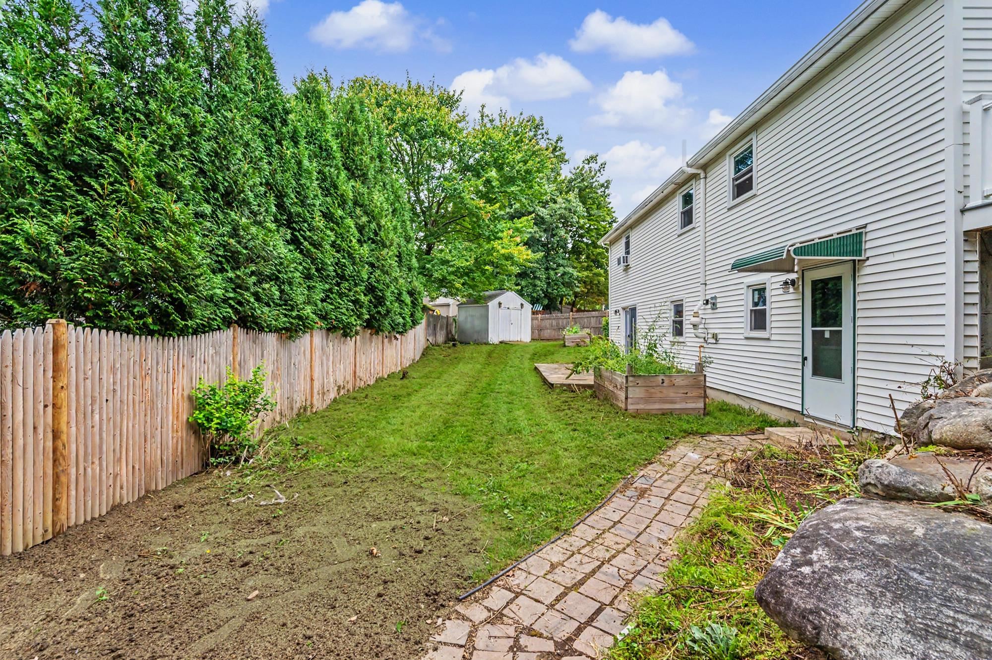 Photo 3 of Single family home for sale at 5 Estate Dr, Manchester, NH 03104 | MLS# 5108625 | Listing updated on 2026-09-18