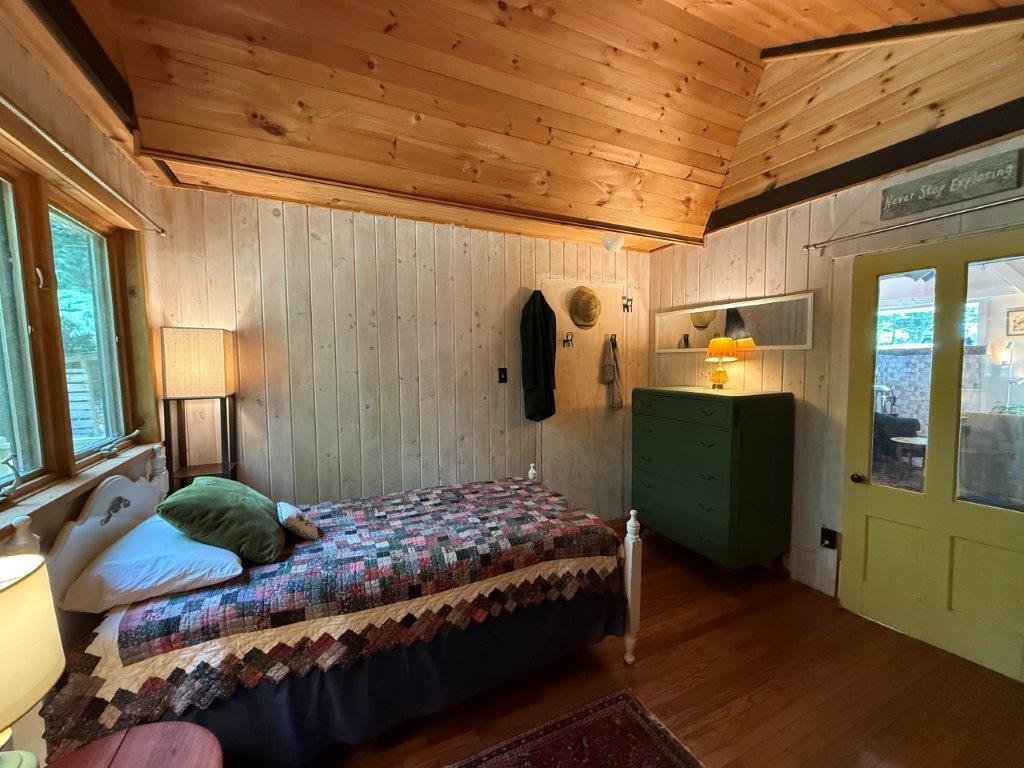 Bedroom #2 26153111
