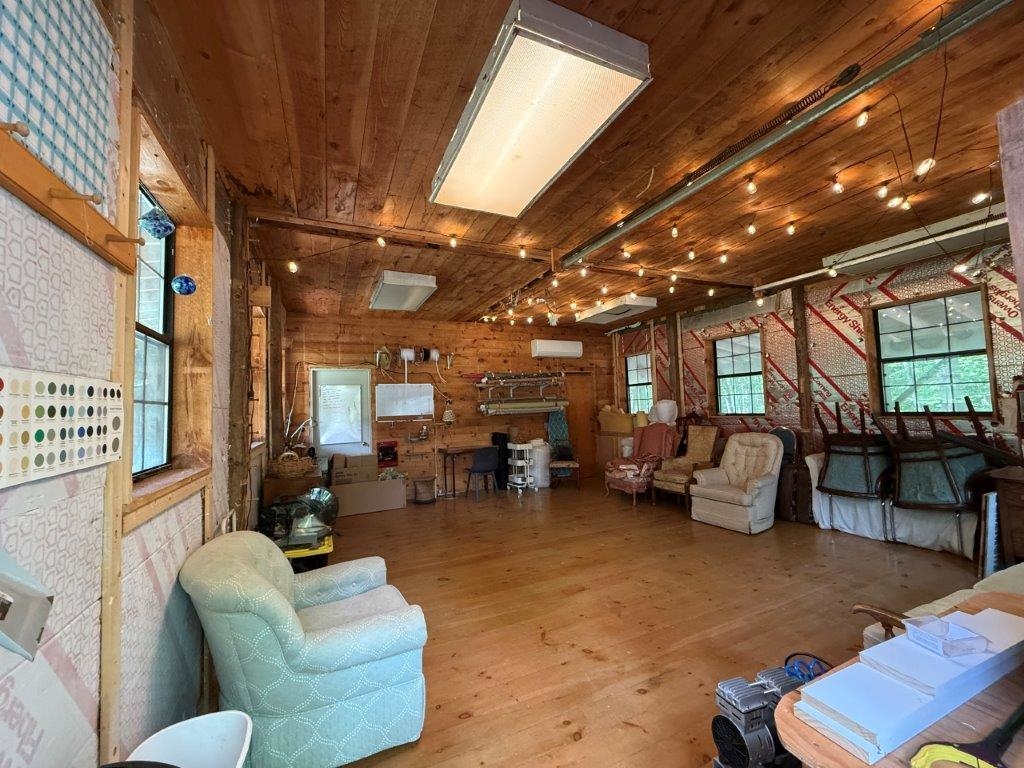 Insulated & Heated Workshop 26153142