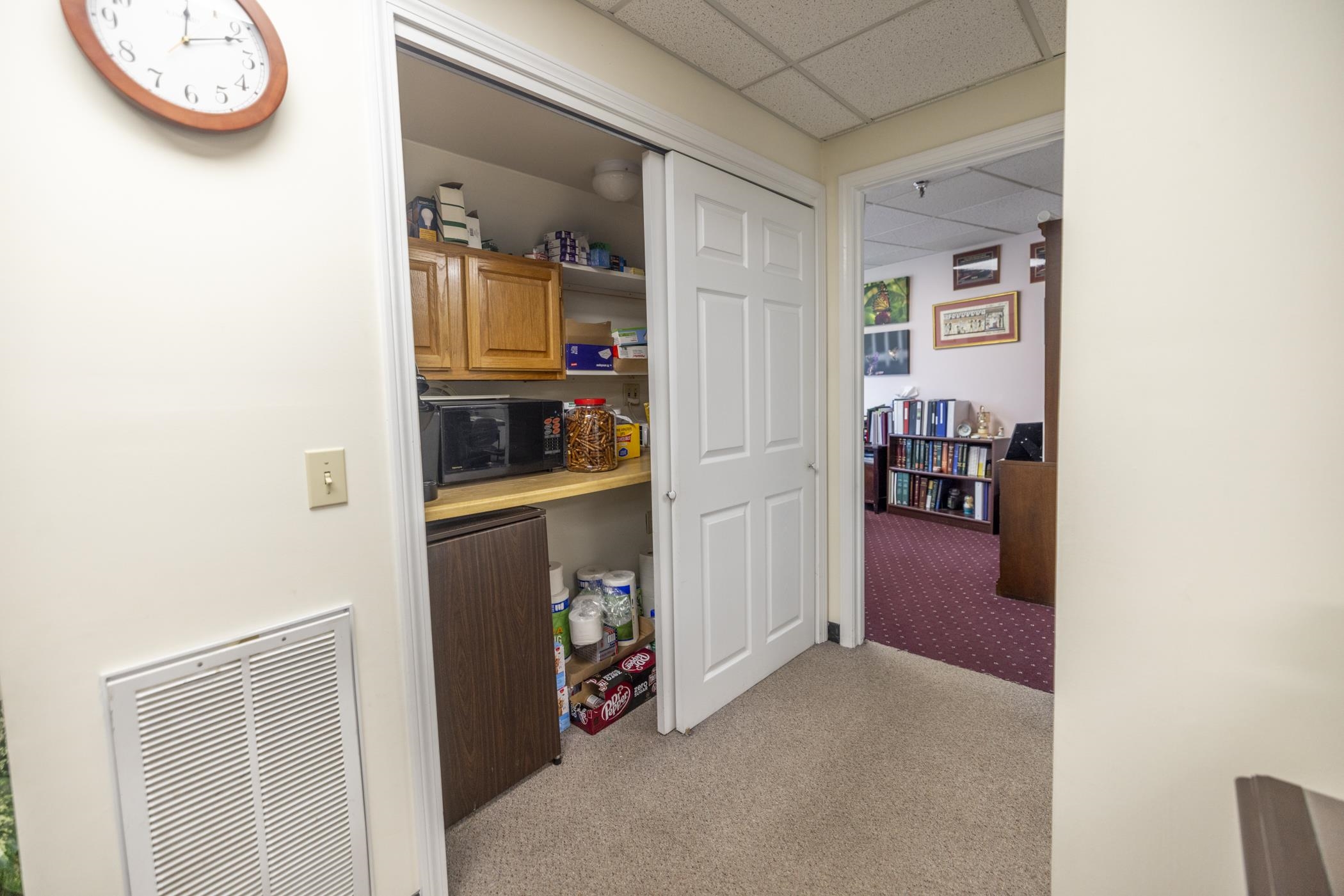 Photo 18 of 28