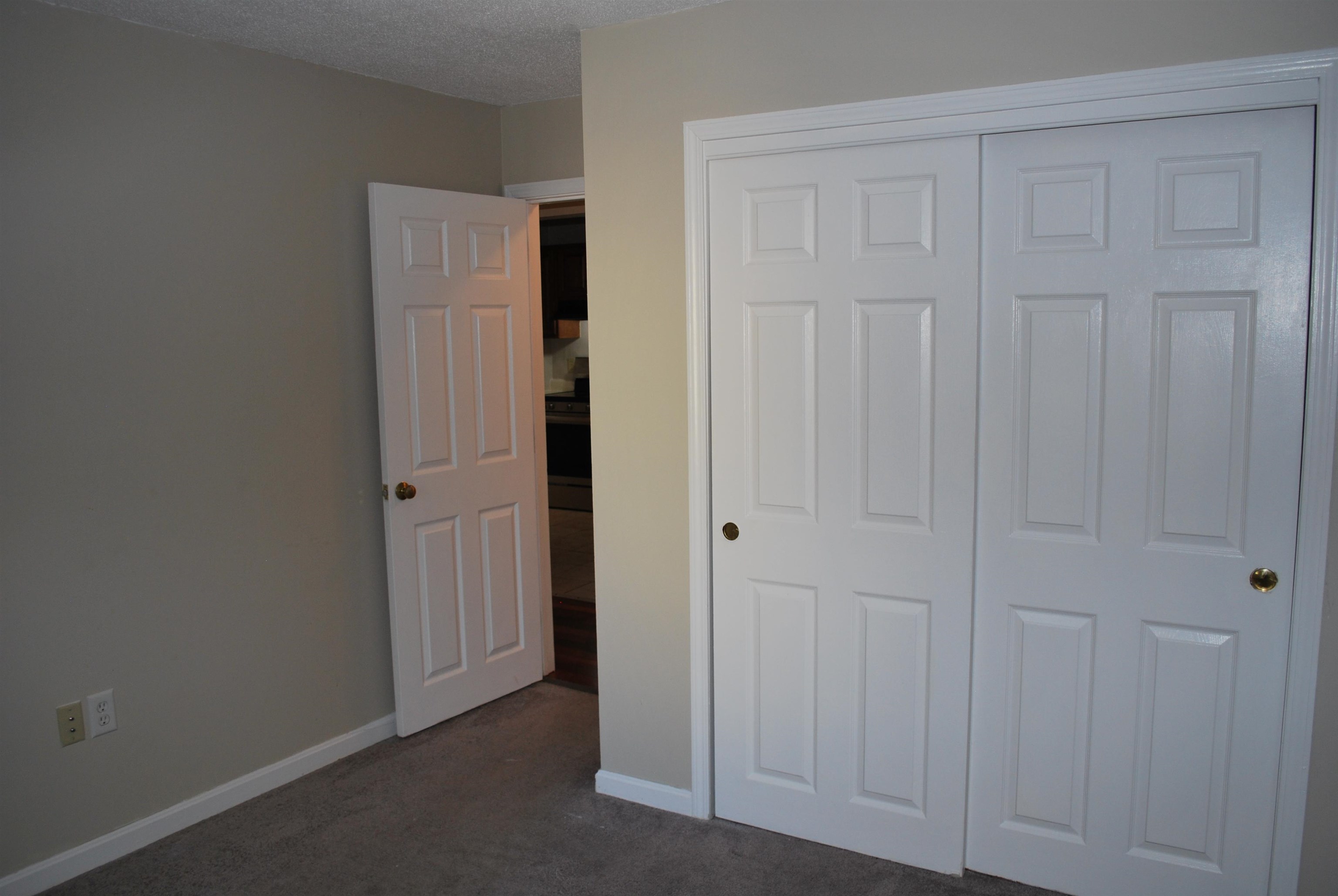 Photo 11 of 26