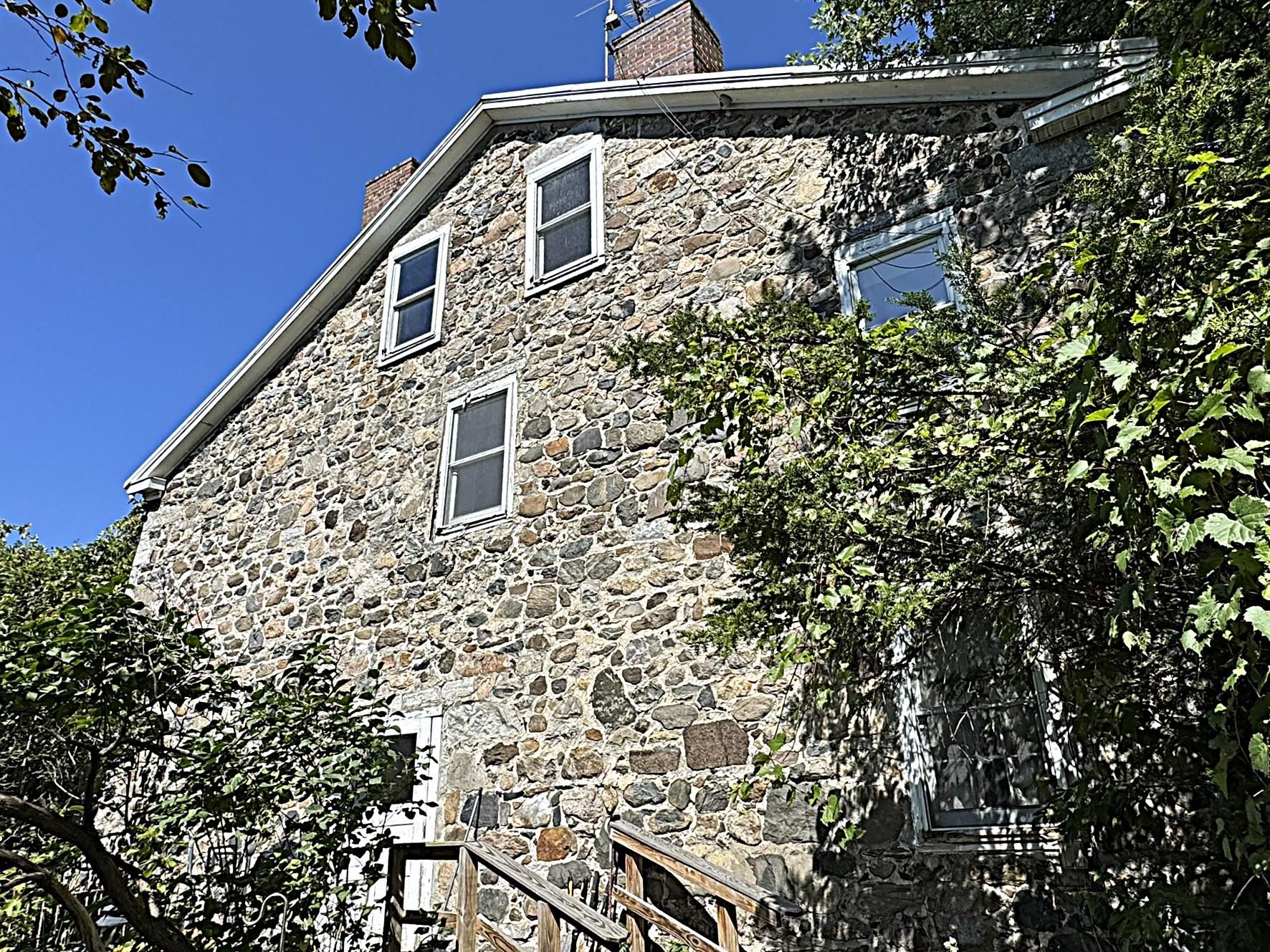 Photo 3 of Single family home for sale at 748 S Main St, Alburgh, VT 05440 | MLS# 5108800 | Listing updated on 2026-09-17