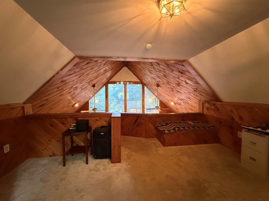 Loft/Bedroom 26156585