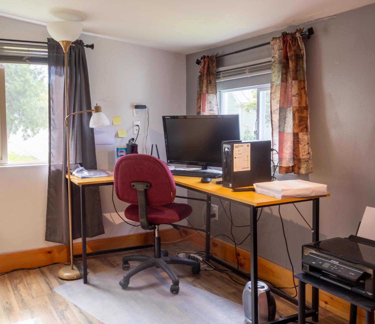 Bedroom/office