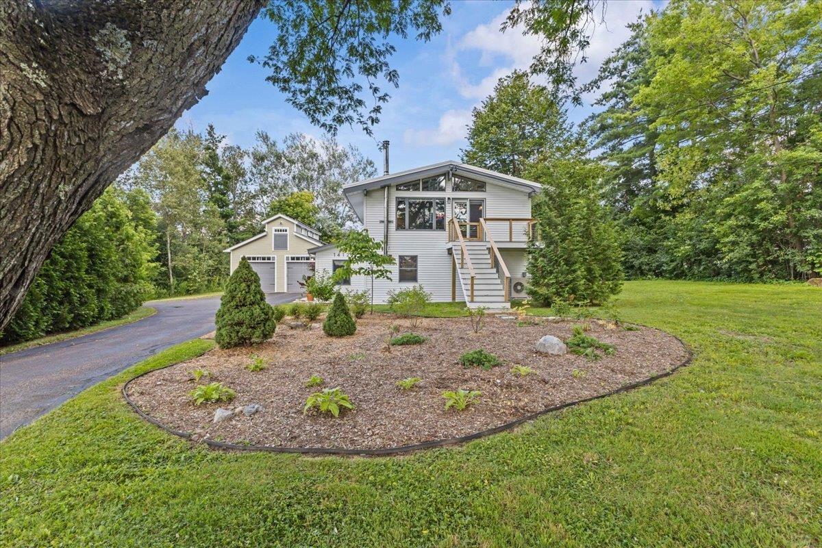 Photo 2 of Single family home for sale at 1412 Hinesburg Rd, South Burlington, VT 05403 | MLS# 5108926 | Listing updated on 2026-10-06