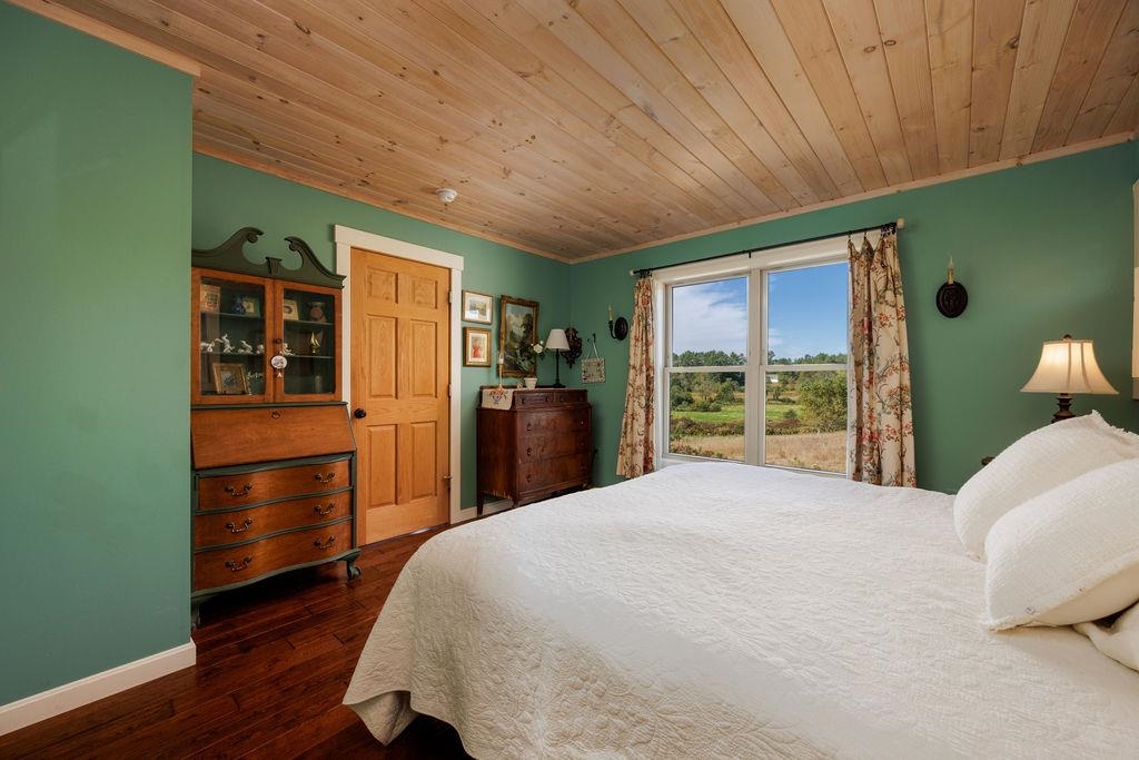 Primary Bedroom 24117141