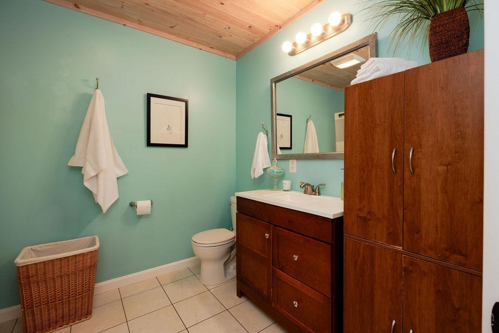 2nd Floor Full Bath 24117154