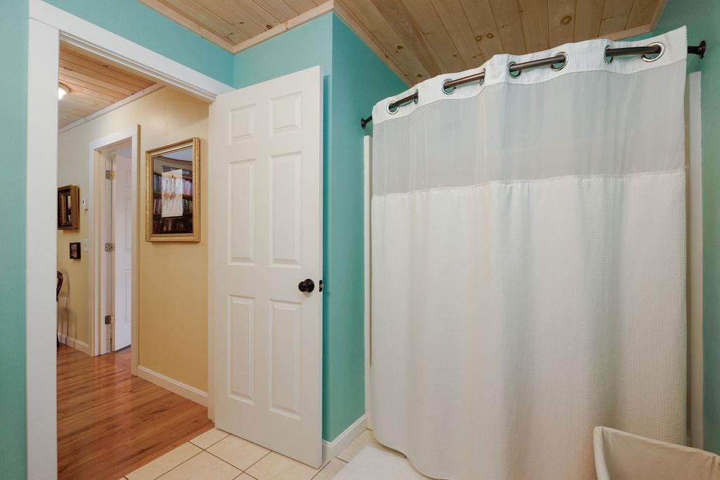 2nd Floor Full Bath 24117156