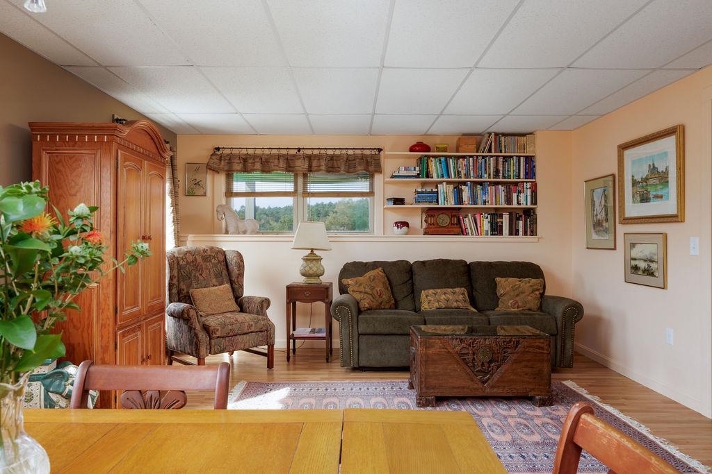 Family Room 24117169