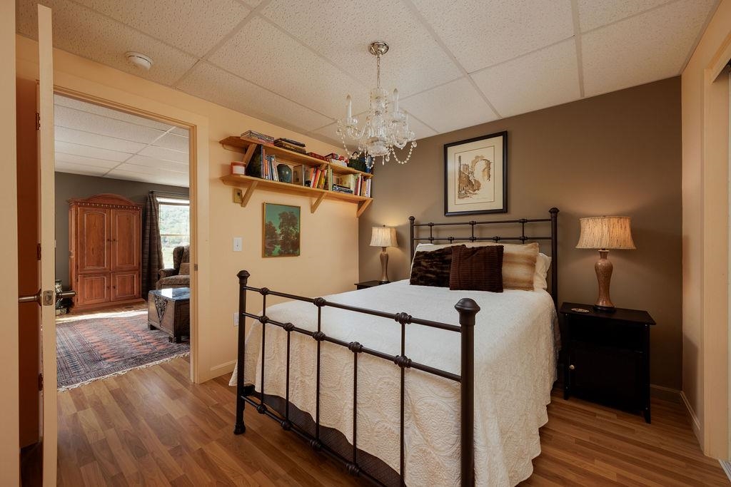Guest Room 24117164