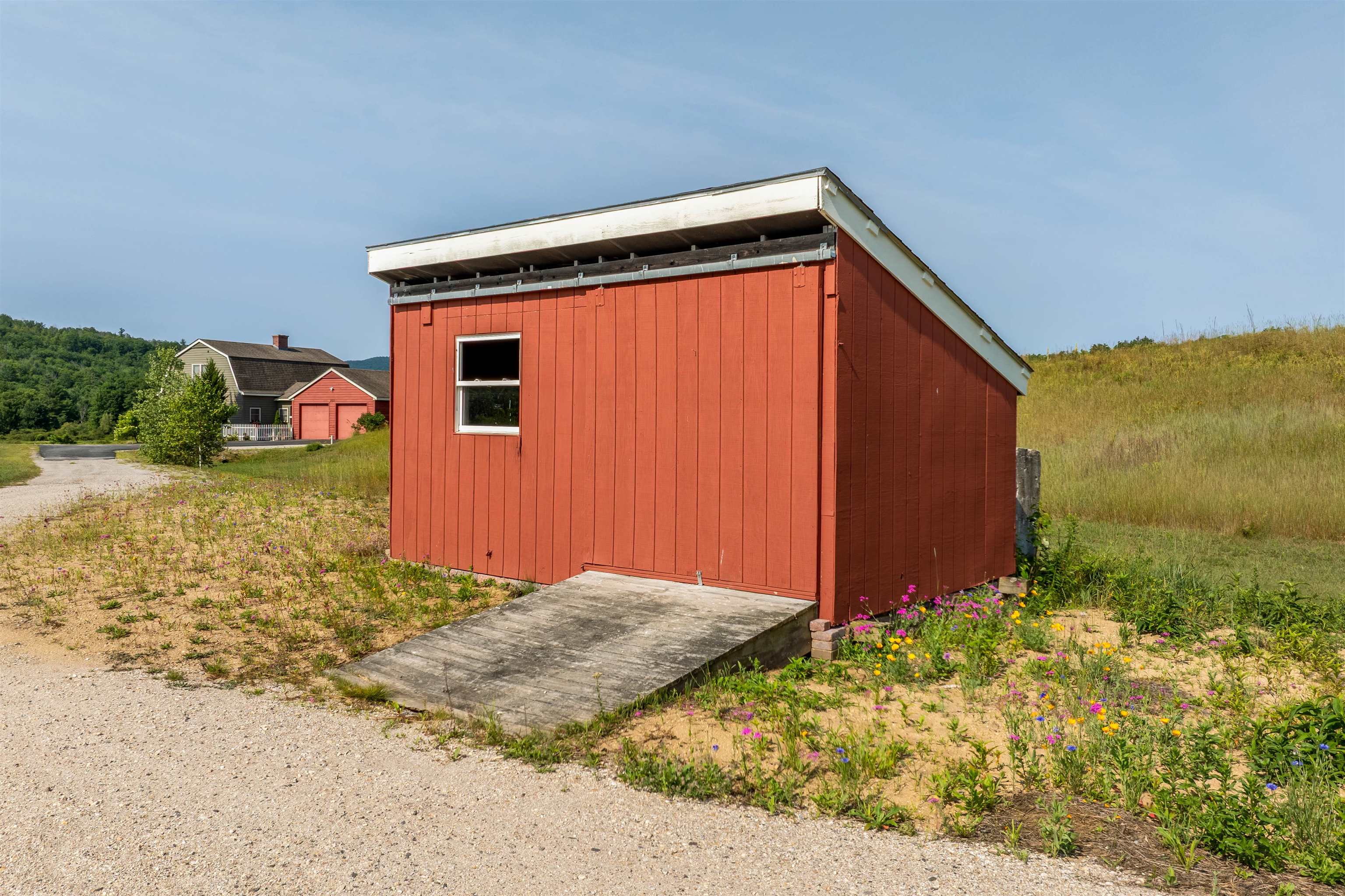 Storage Building For Your Extras 26139400