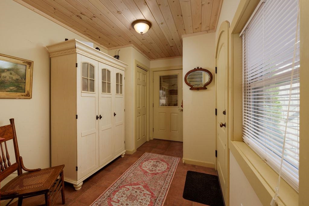 Mudroom Attached Garage 24117123