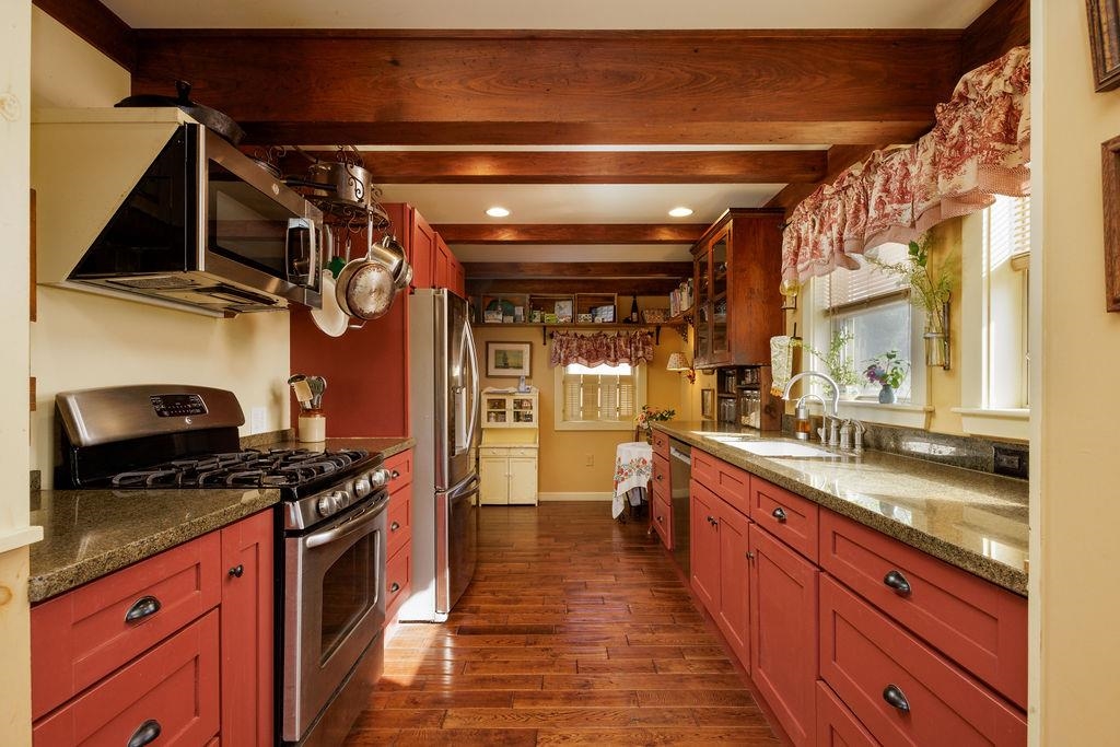 Amazing Custom Kitchen 24117125