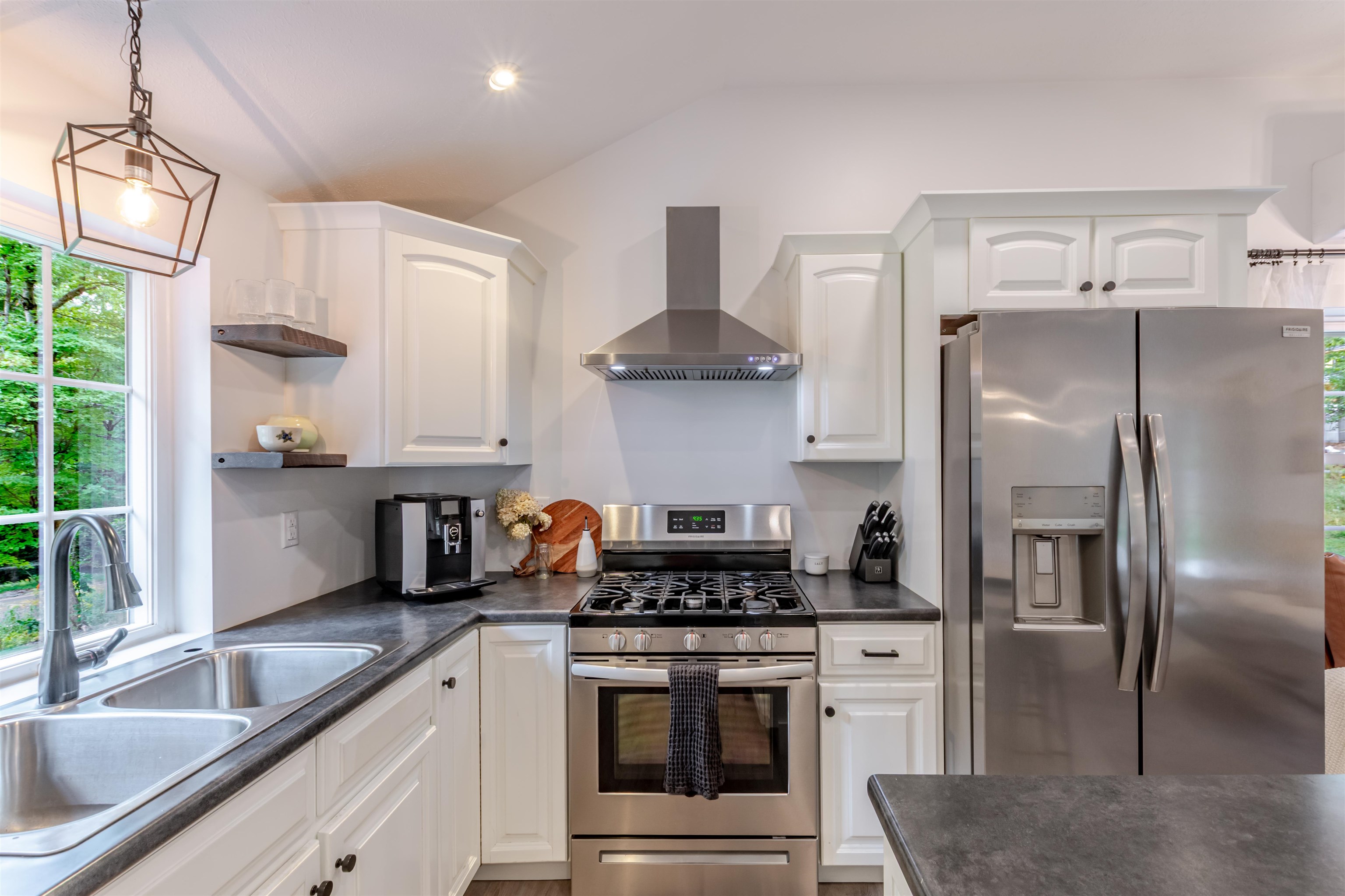 Photo 3 of Single family home for sale at 455 Turnpike Rd, Jaffrey, NH 03452 | MLS# 5109135 | Listing updated on 2026-09-10