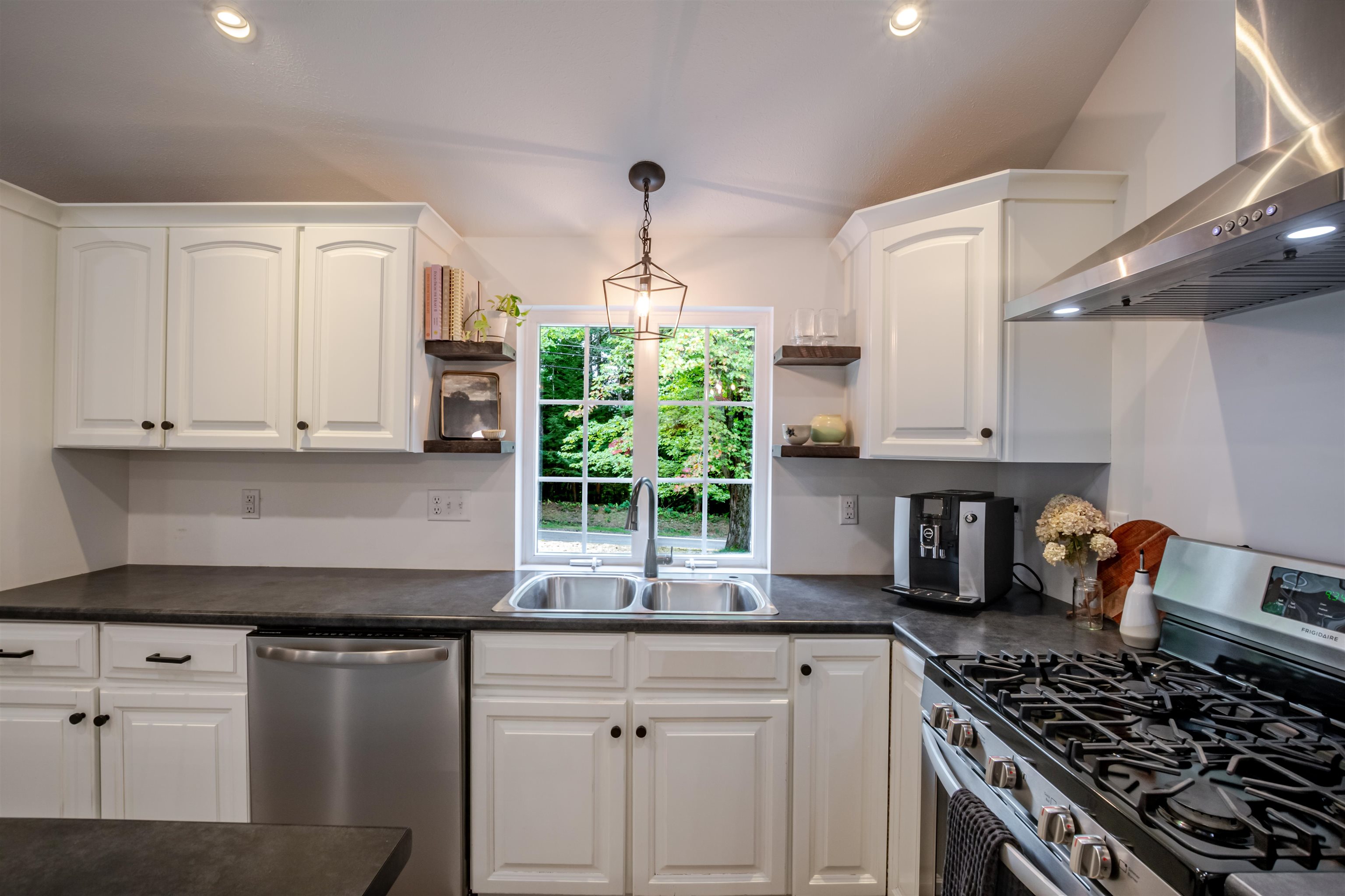 Photo 4 of Single family home for sale at 455 Turnpike Rd, Jaffrey, NH 03452 | MLS# 5109135 | Listing updated on 2026-09-10