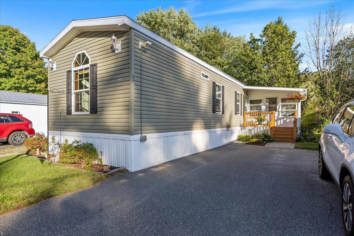 22 Willow Road, Newton, NH photo 2
