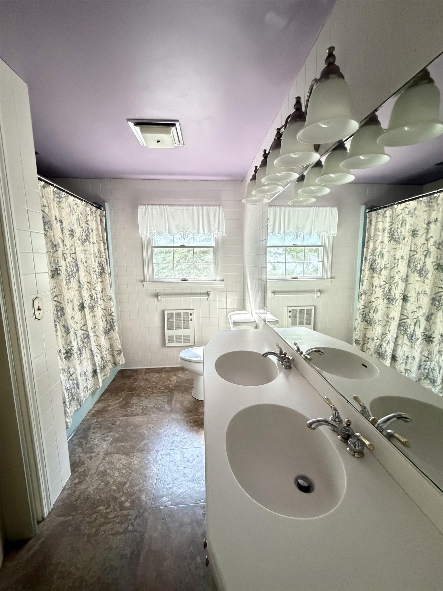 2nd floor bathroom