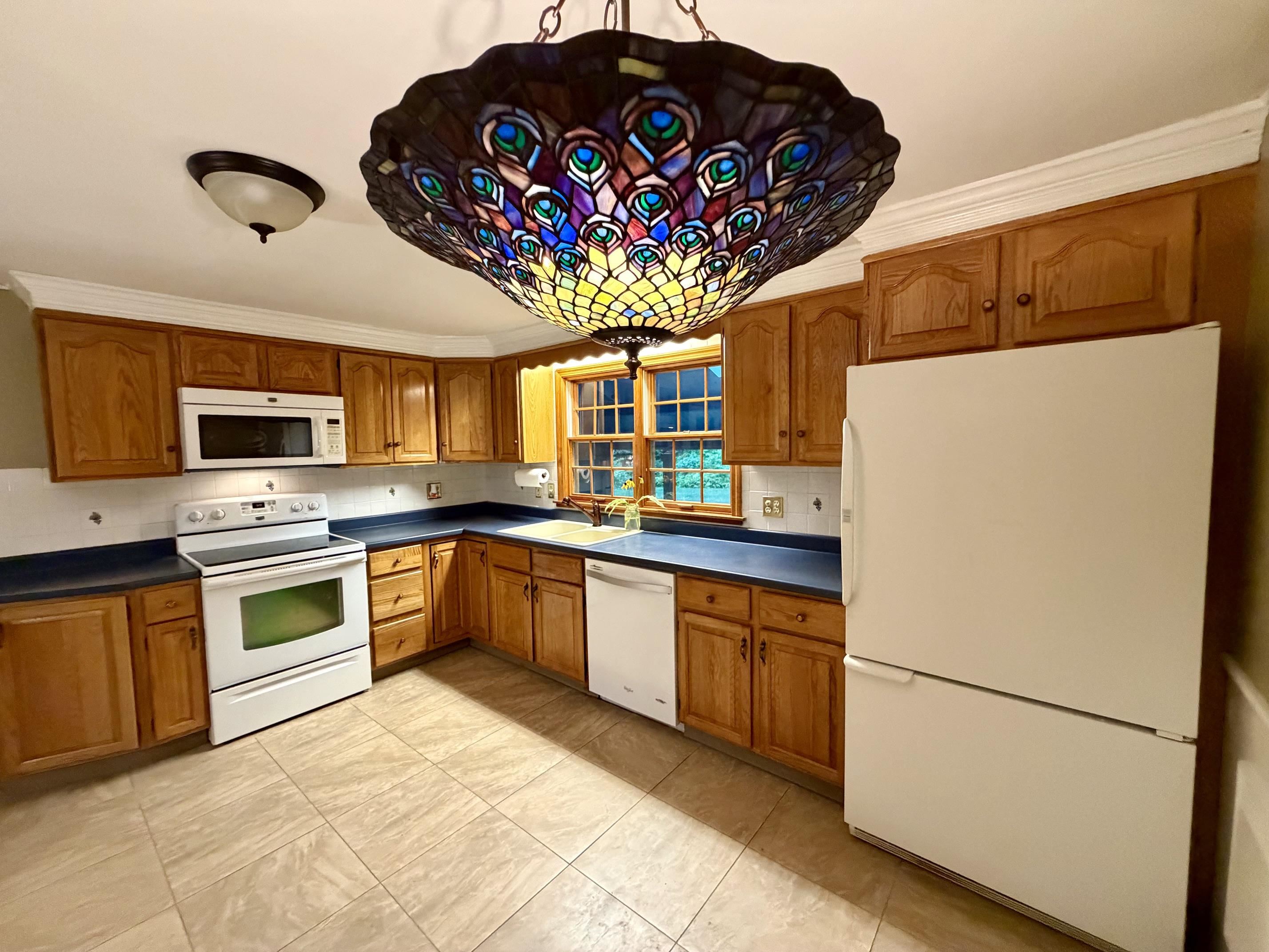 Attractive hanging light fixture