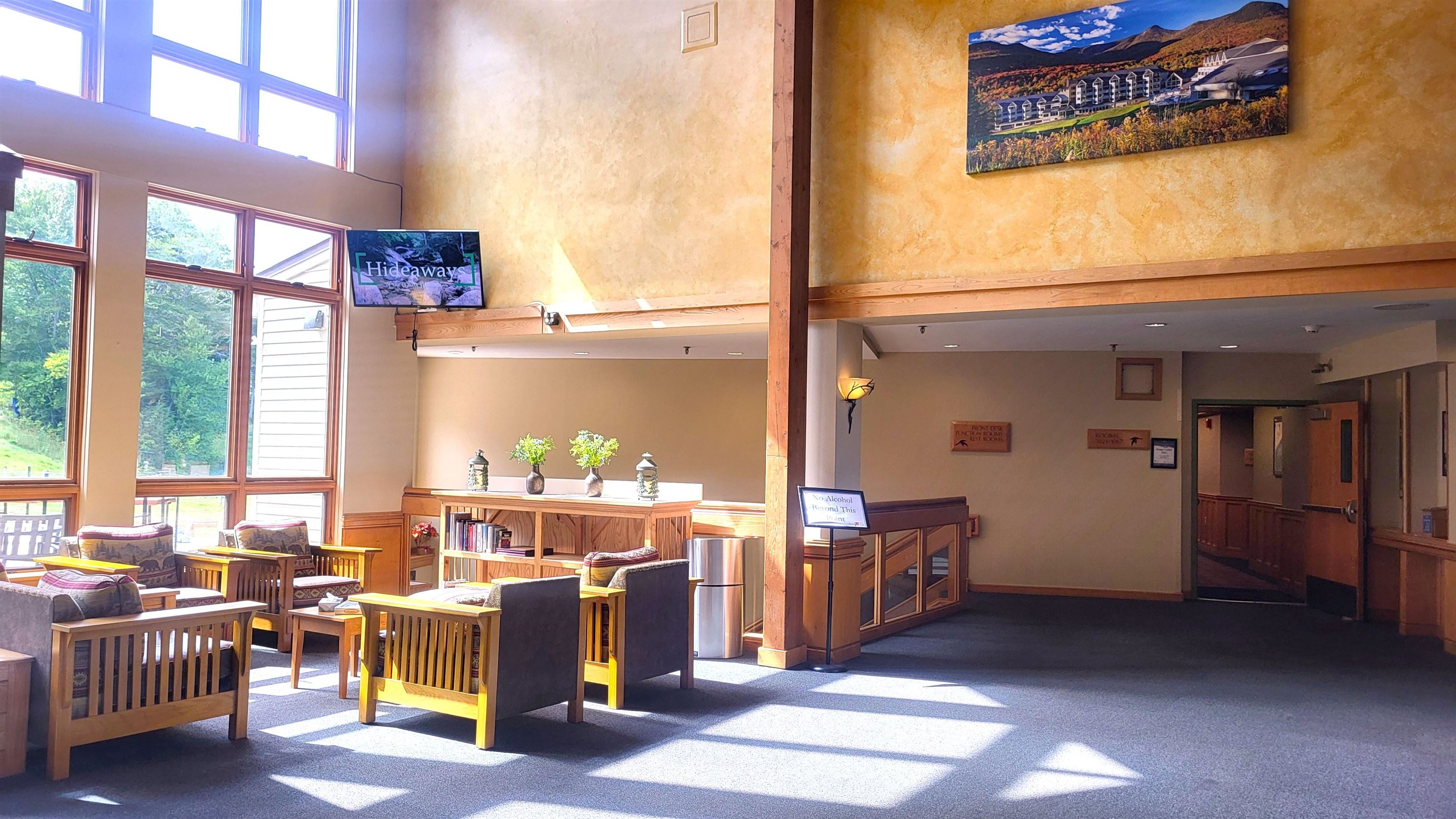 Upper Foyer