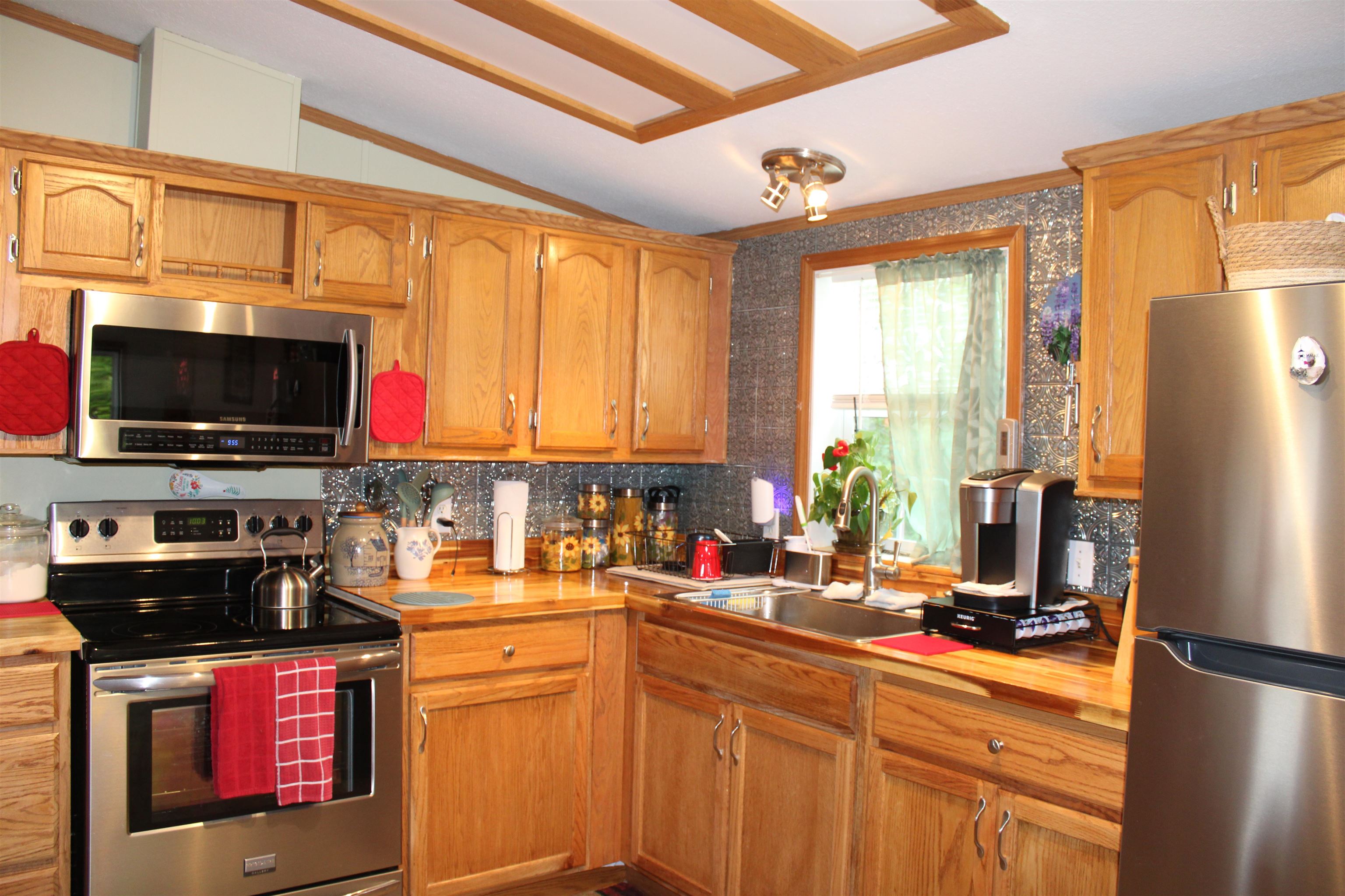 Photo 4 of Manufactured home for sale at 10 Hilltop Manor, Littleton, NH 03561 | MLS# 5109538 | Listing updated on 2026-09-16