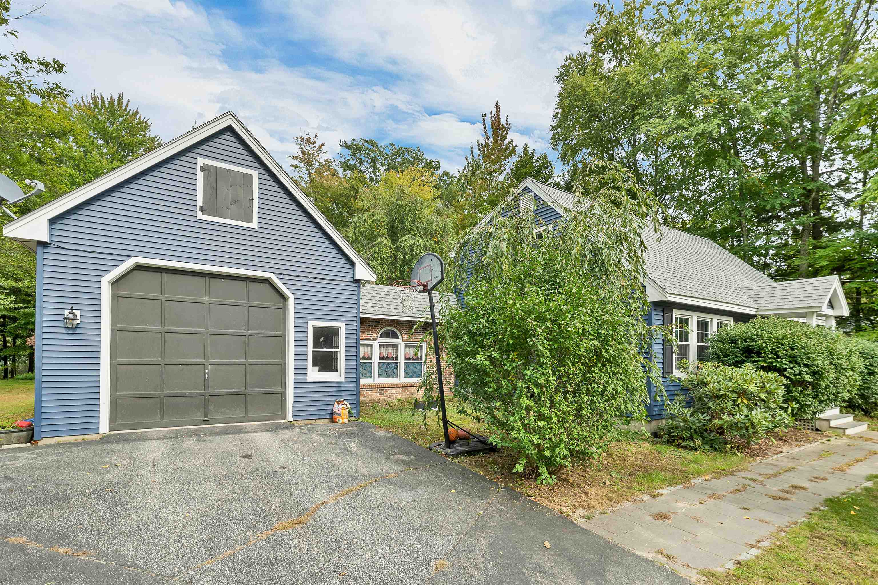 74 Robbins Road, Wilton, NH photo 3