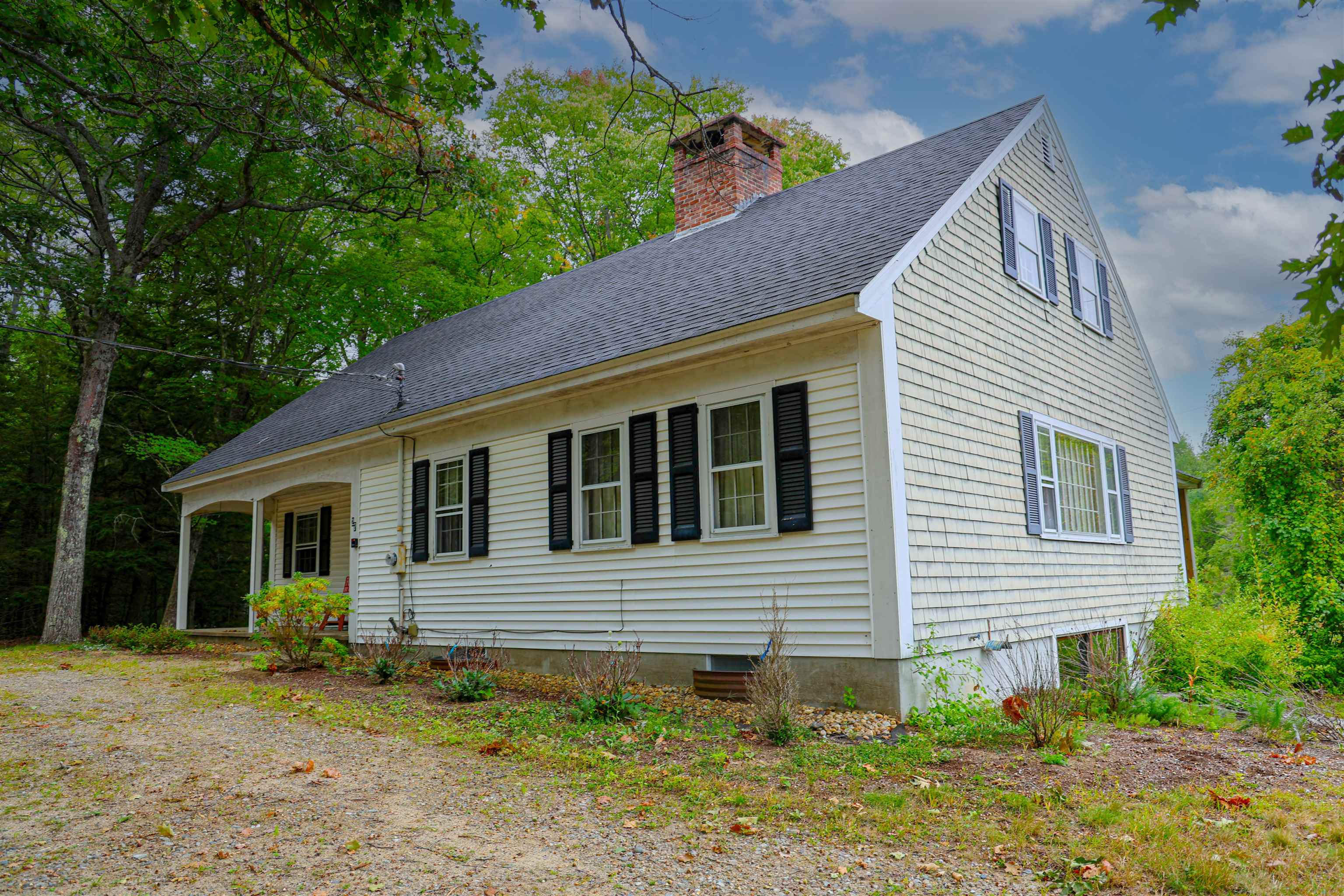 Photo 2 of Single family home for sale at 27 New Rd, Tuftonboro, NH 03816 | MLS# 5109560 | Listing updated on 2026-09-13