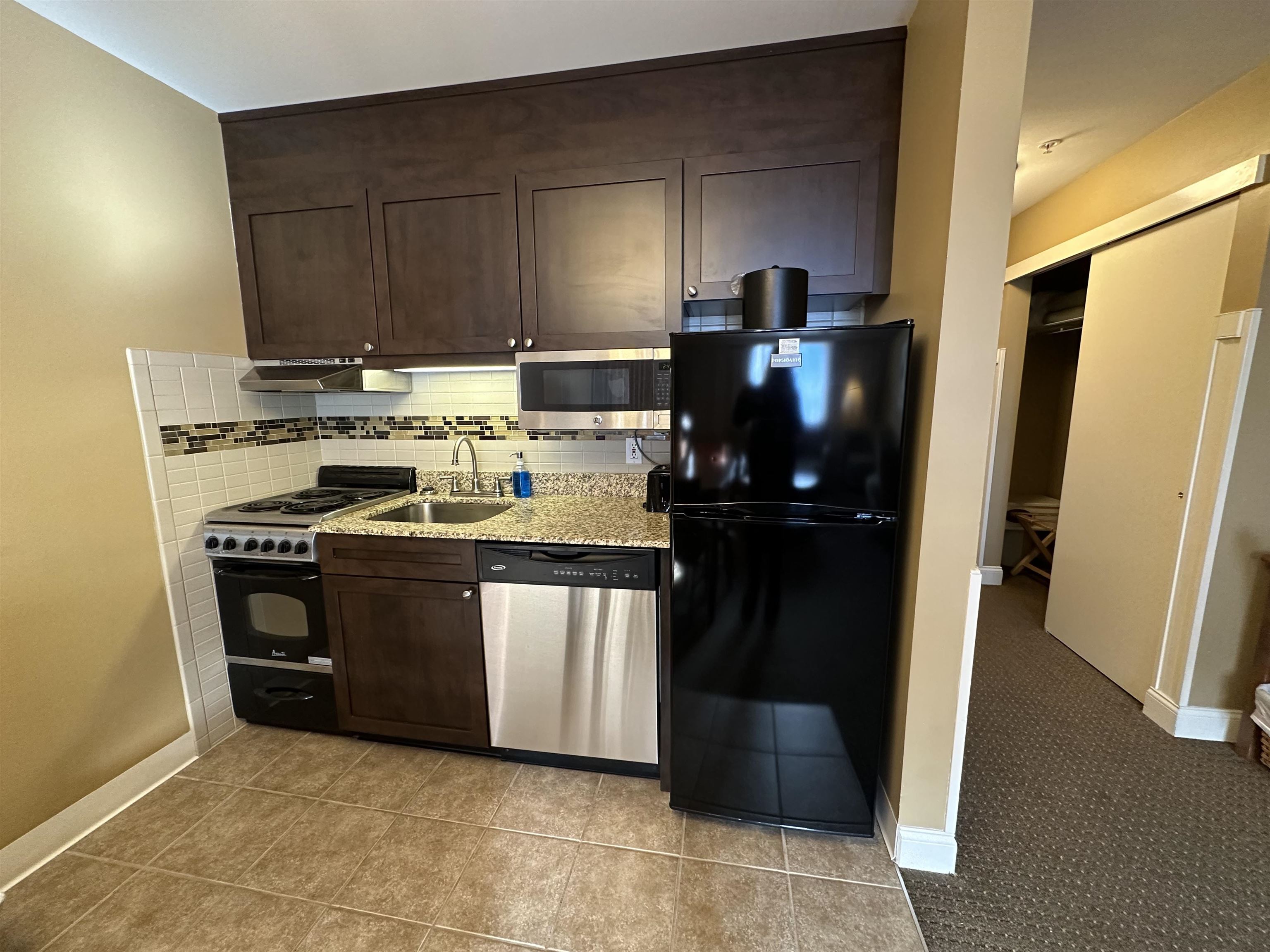 Full kitchenette