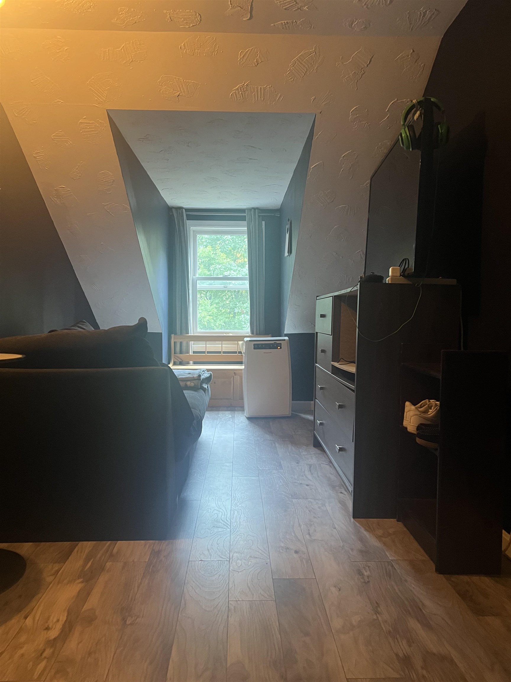 Photo 16 of 25