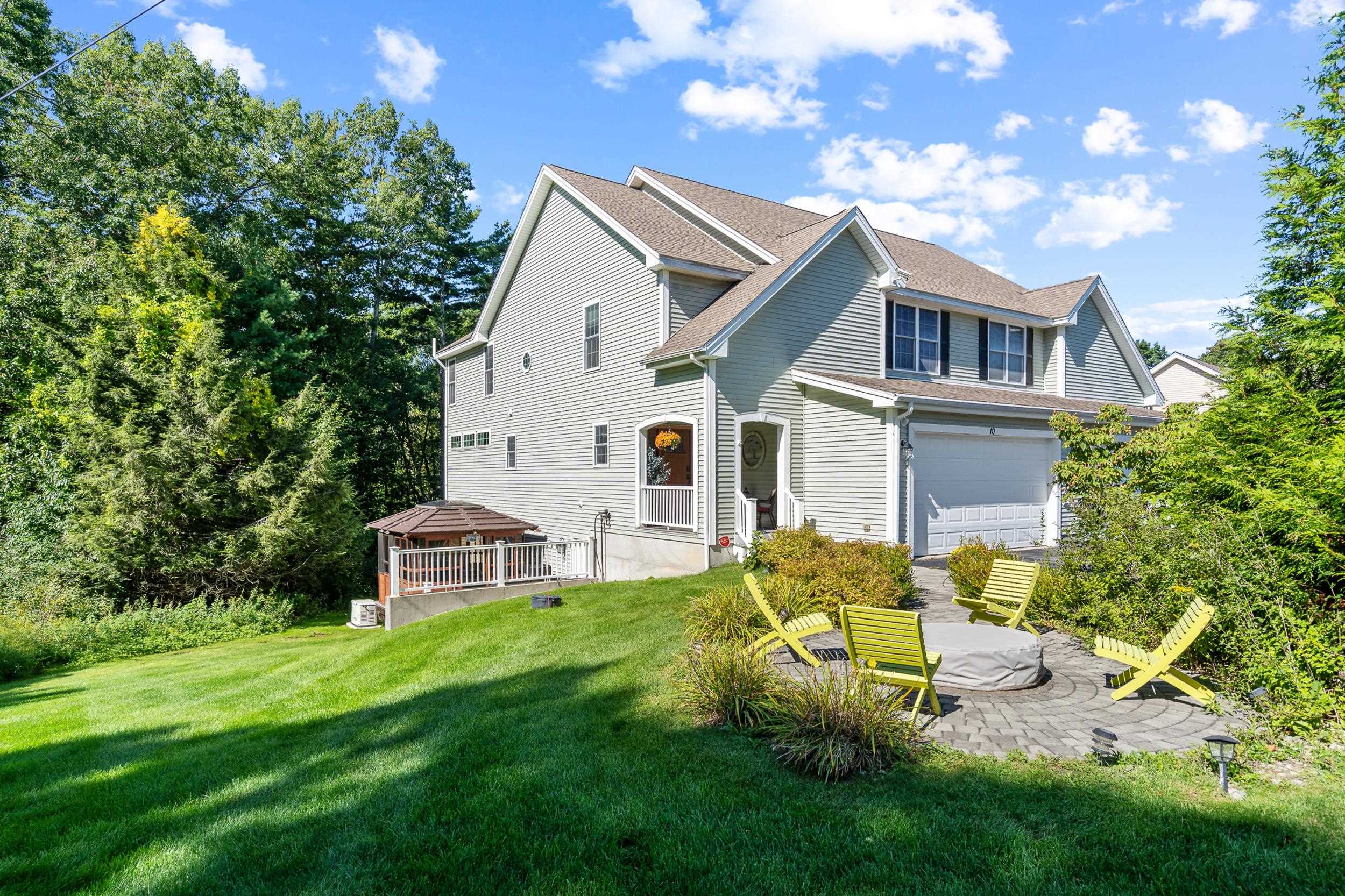 Photo 4 of Condo for sale at 10 Blossom Ln, Stratham, NH 03885 | MLS# 5109681 | Listing updated on 2026-09-16