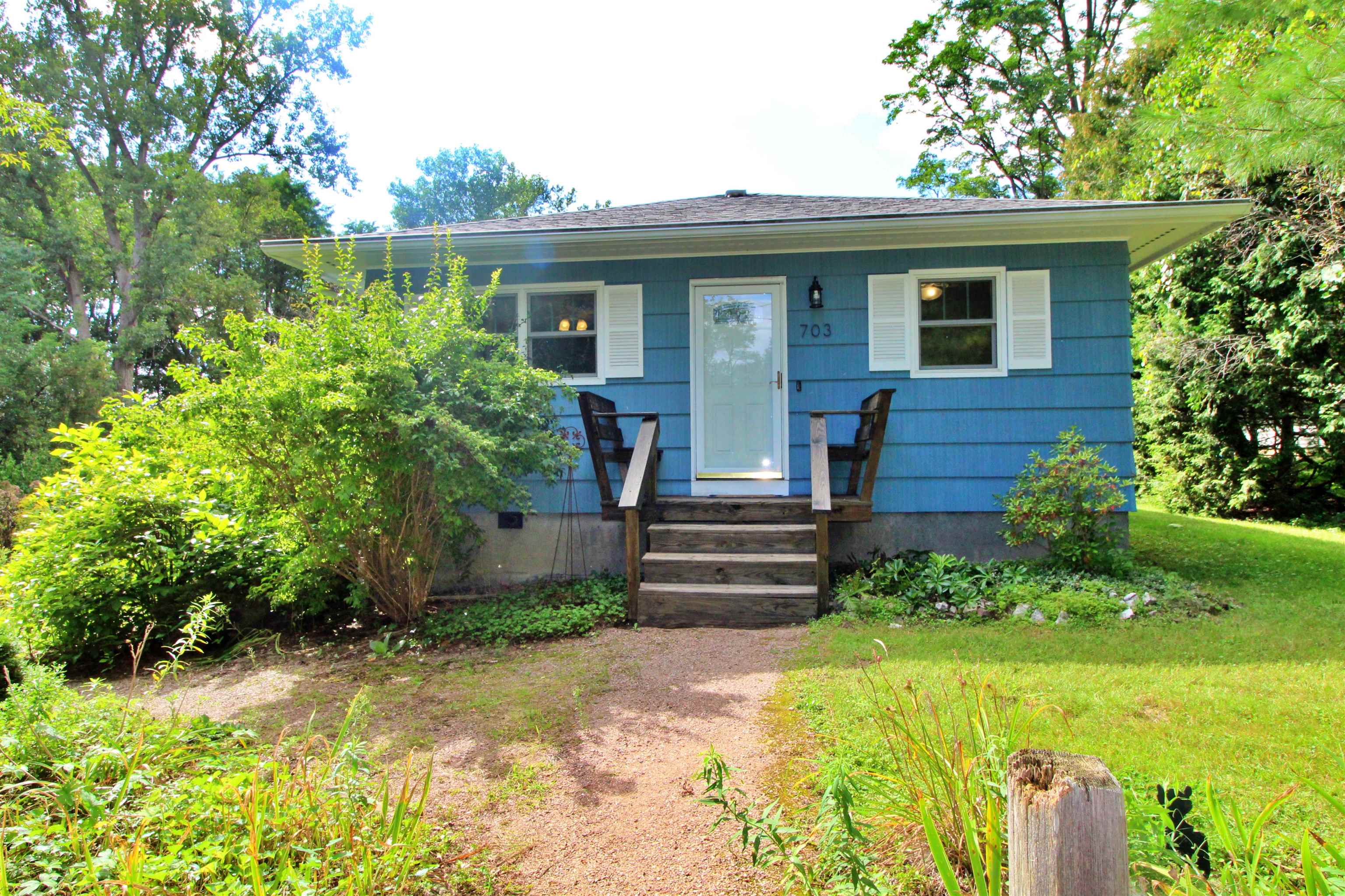 Photo 2 of Single family home for sale at 703 Dorset St, South Burlington, VT 05403 | MLS# 5109728 | Listing updated on 2026-09-14