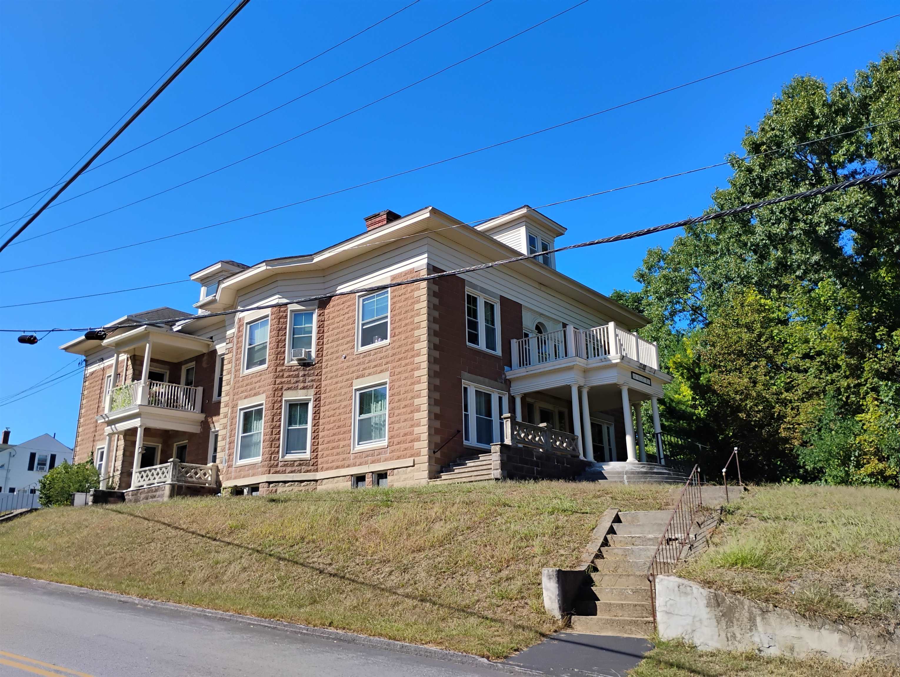 MANY DECKS AND PORCHES FOR OUTDOOR ENJOYMENT