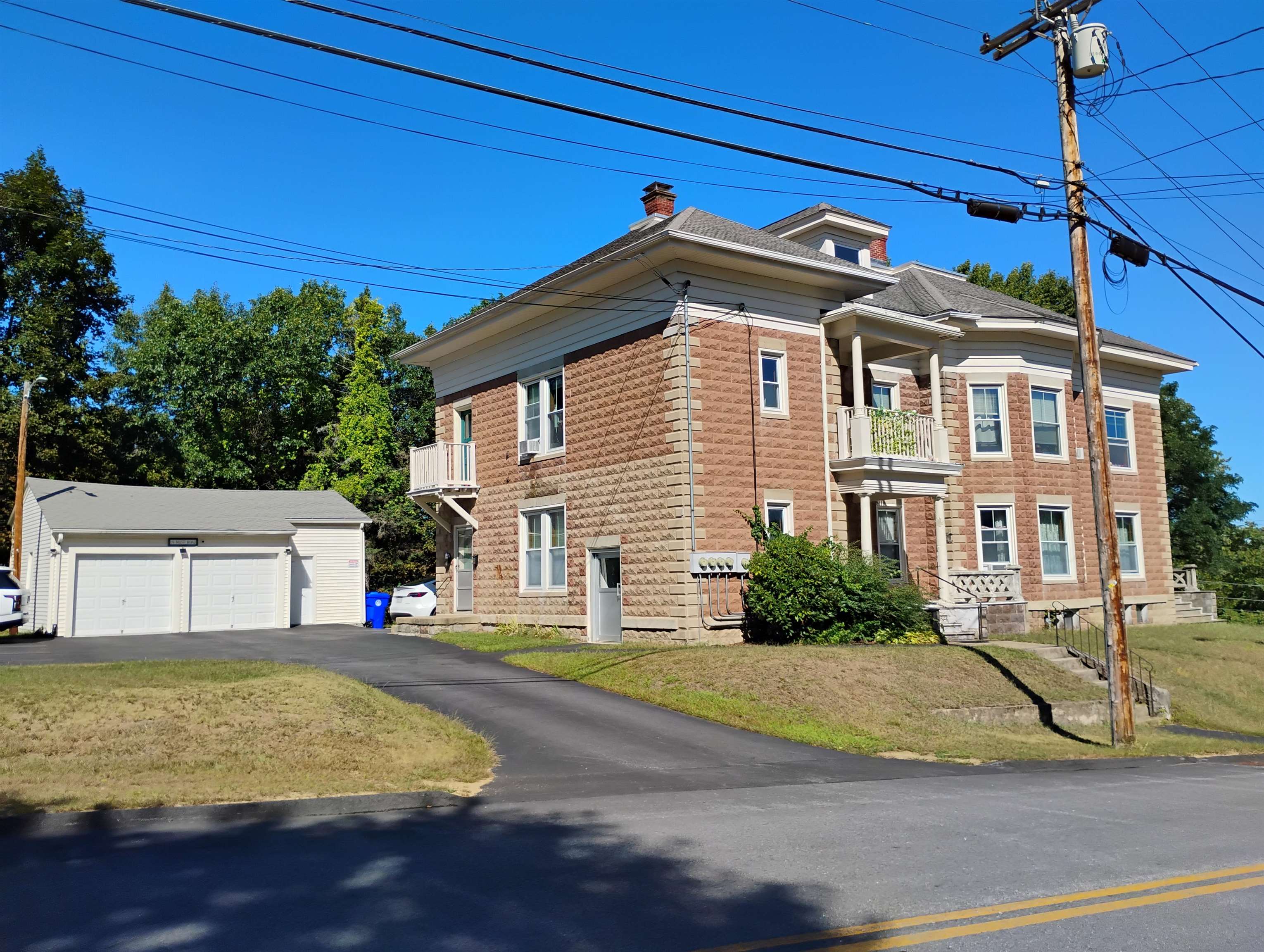Photo 3 of Multi family home for sale at 18 Mast Rd, Manchester, NH 03102 | MLS# 5109781 | Listing updated on 2026-09-18
