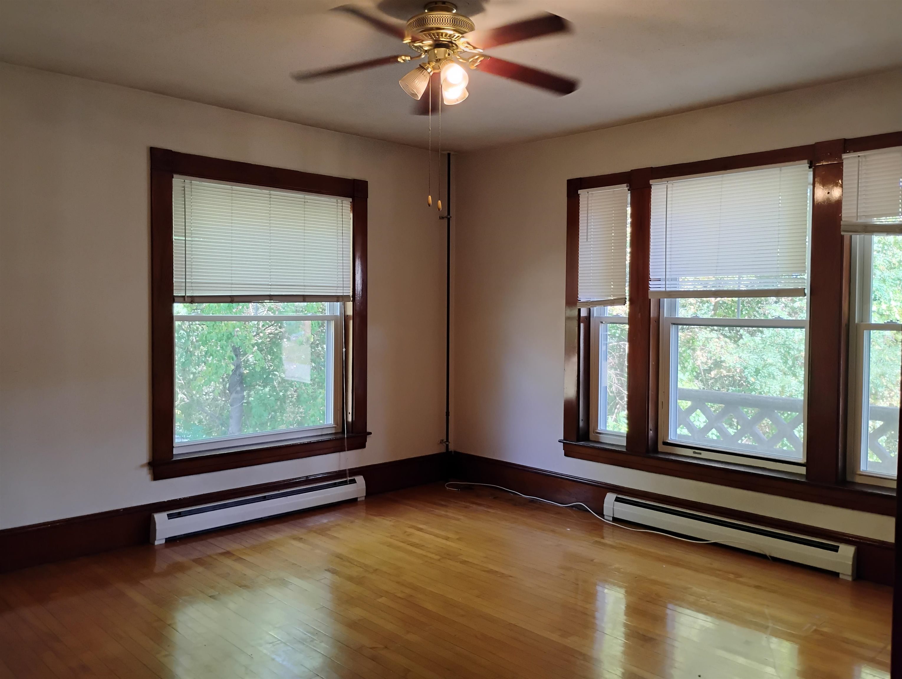 LIVING ROOM OR 2ND BEDROOM