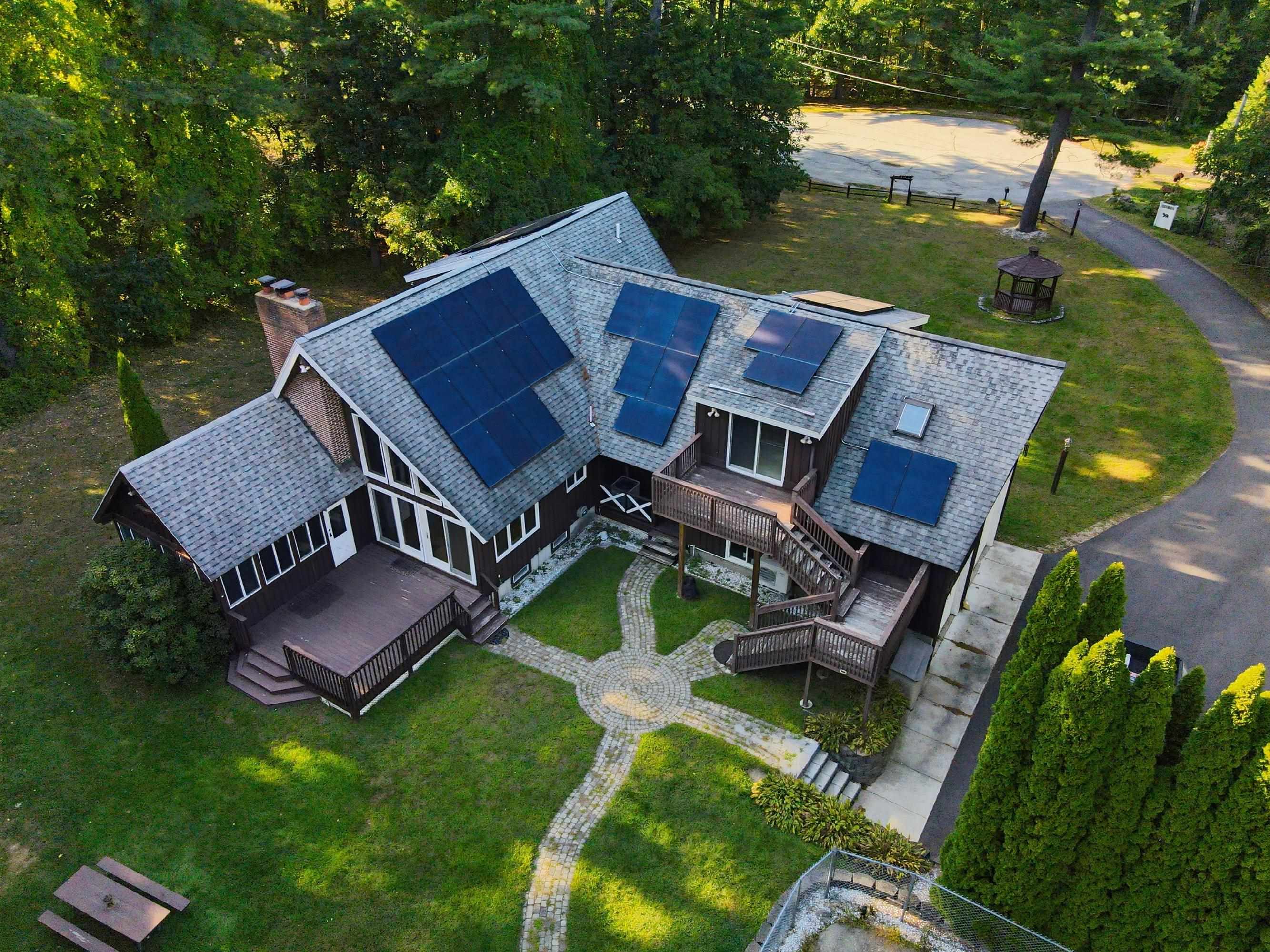 Photo 2 of Single family home for sale at 14 William Dr, Pelham, NH 03076 | MLS# 5109794 | Listing updated on 2026-09-17