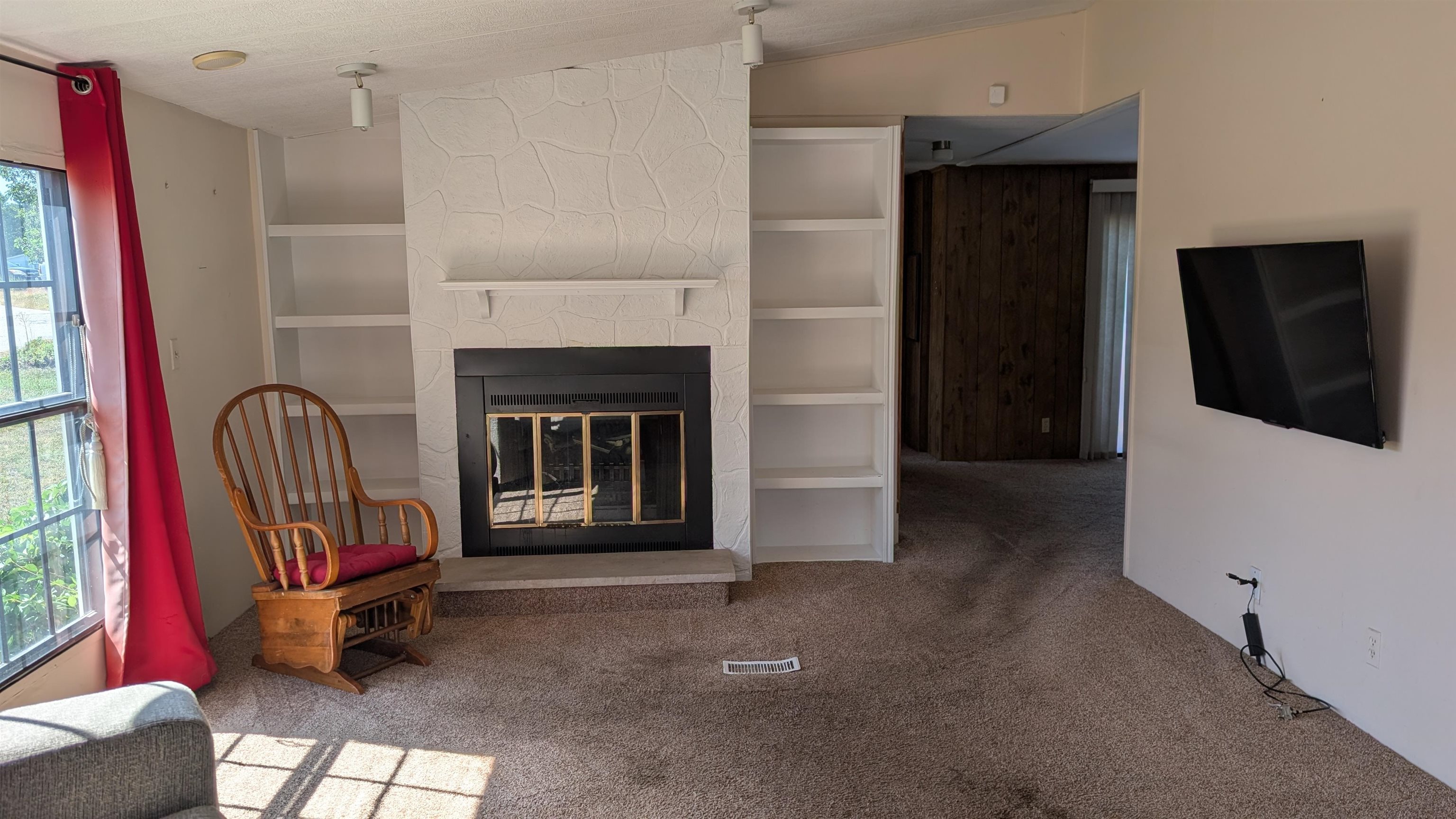Photo 4 of Manufactured home for sale at 70 Rachael Cir, Goffstown, NH 03045 | MLS# 5109800 | Listing updated on 2026-09-16