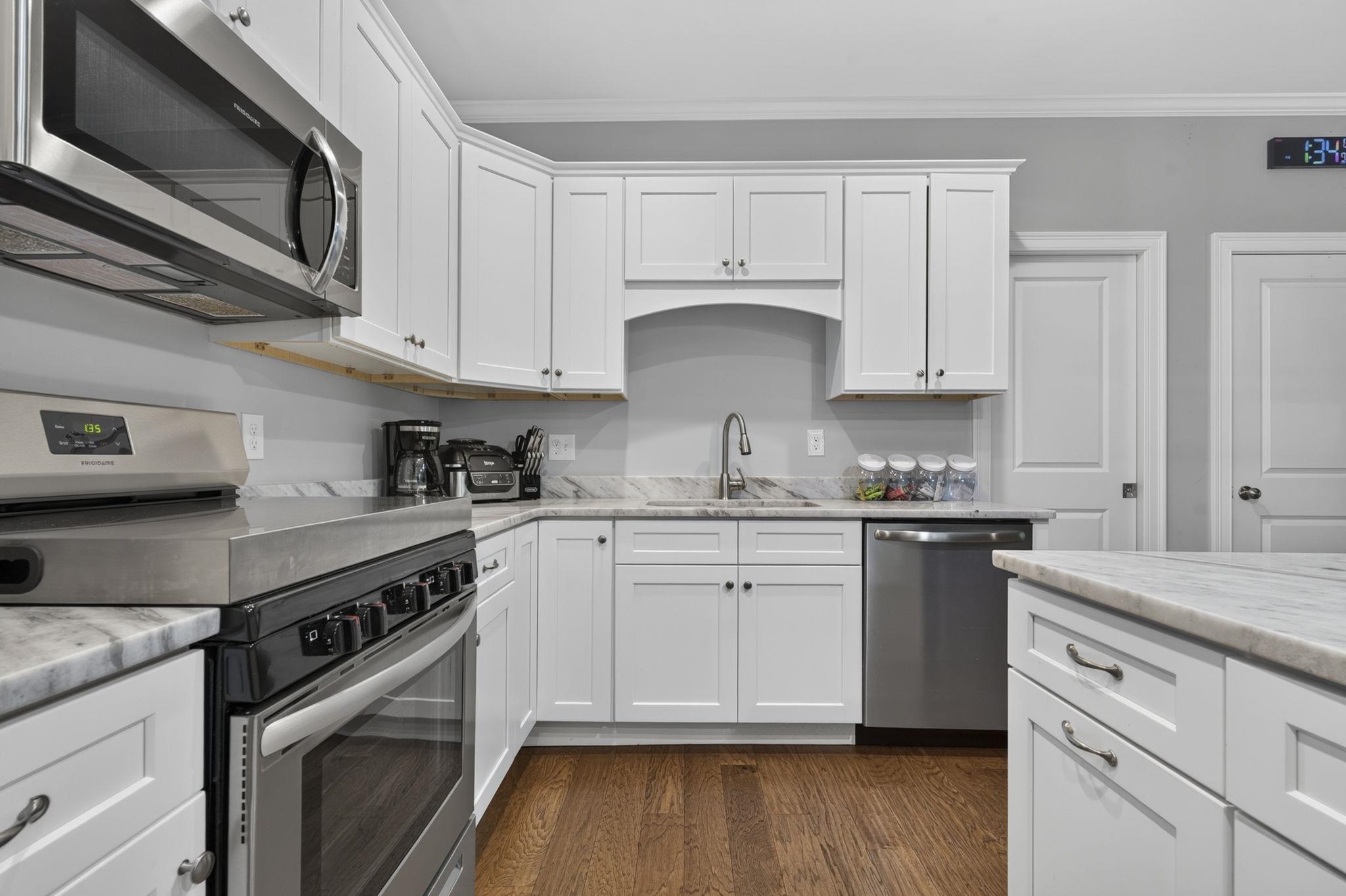 2 Cleveland Avenue, Concord, NH photo 4